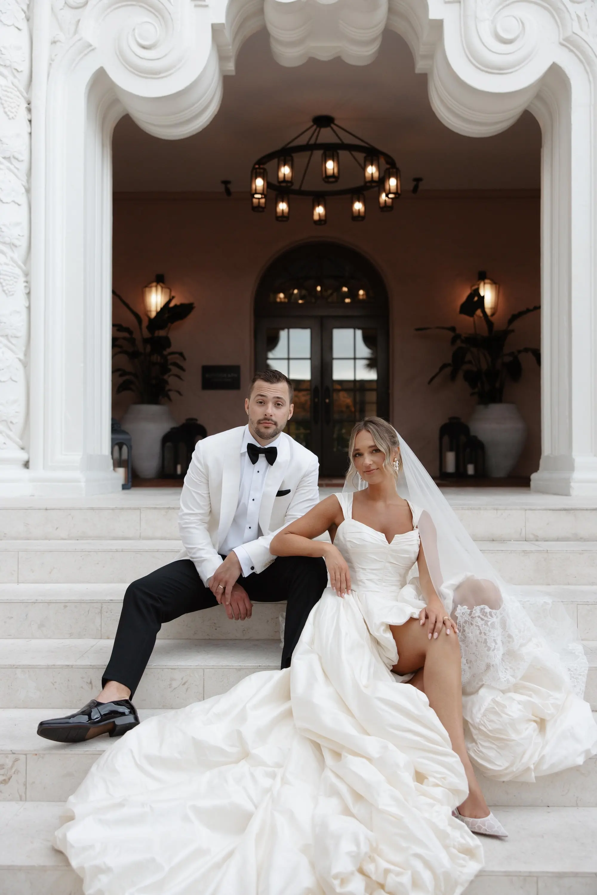 27Elegant Cream Vintage Wedding Inspiration St Pete Venue The Vinoy - Luxurious, Neutral Downtown St. Pete Wedding | The Vinoy Bride and Groom Wedding Portrait | St Pete Event Venue The Vinoy