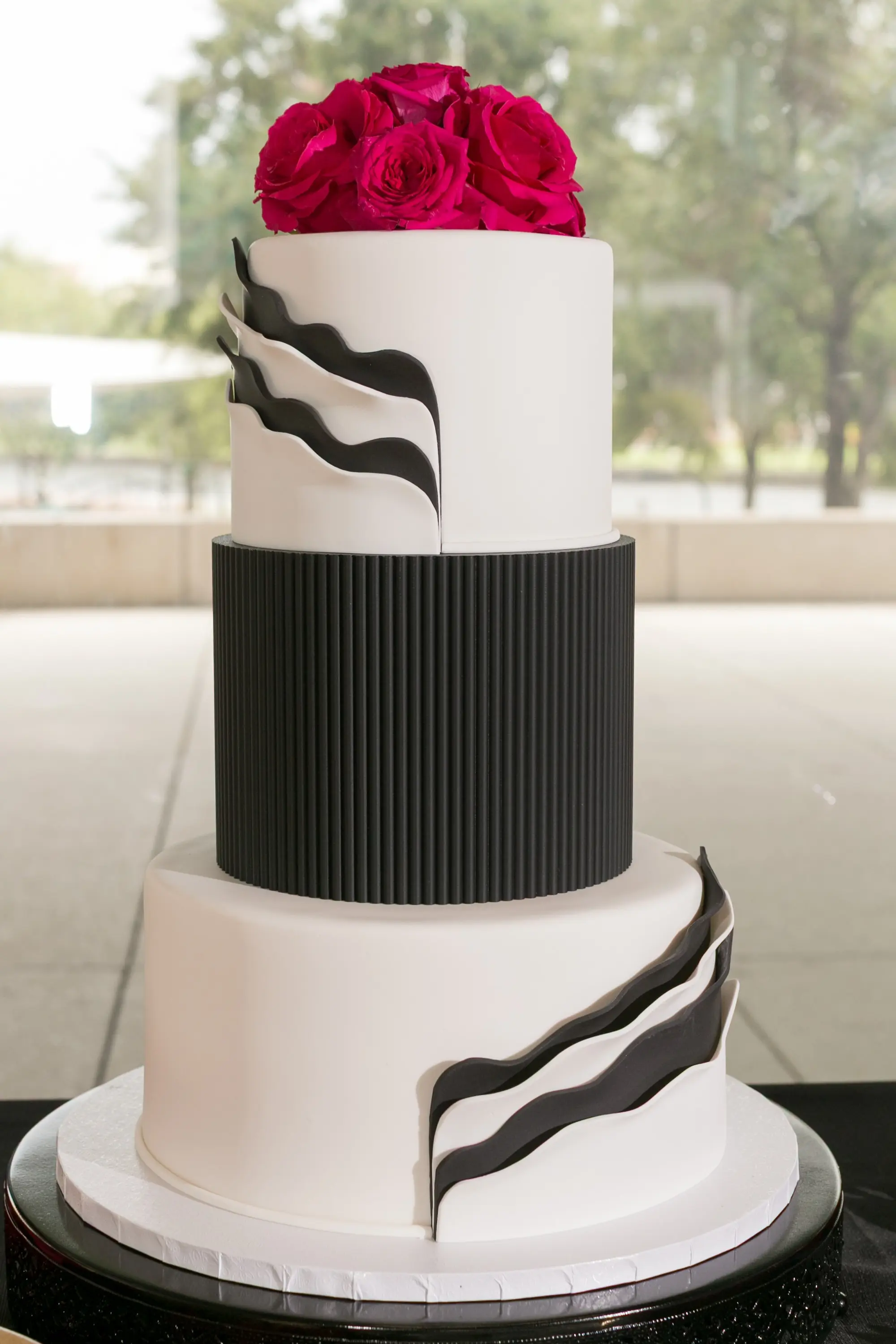 40Colorful Modern Yellow and Pink Wedding Ideas - Vibrant, Modern Gallery Wedding | Tampa Museum of Art Modern Black and White Three-Tiered Round Wedding Cake Inspiration