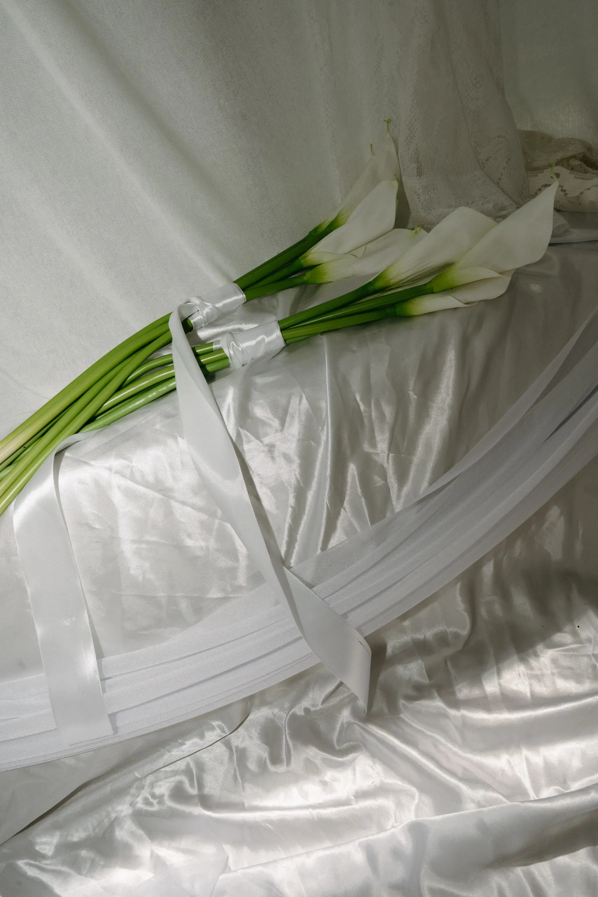 Cala Lily Bridal Bouquet with Pearls | Moody Elegant Wedding Inspiration