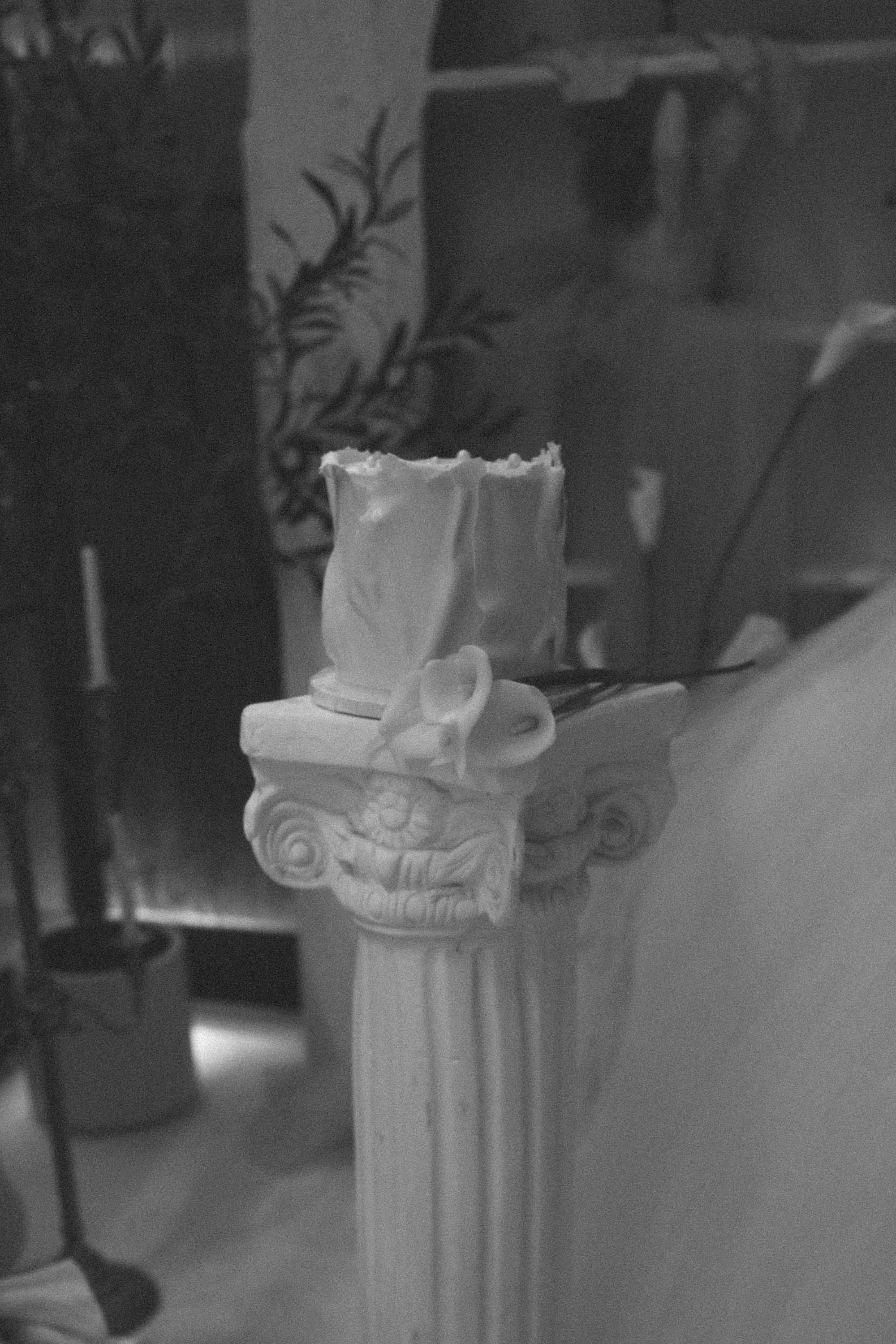 Modern Wedding Cake Ideas | Moody Elegant Wedding Inspiration