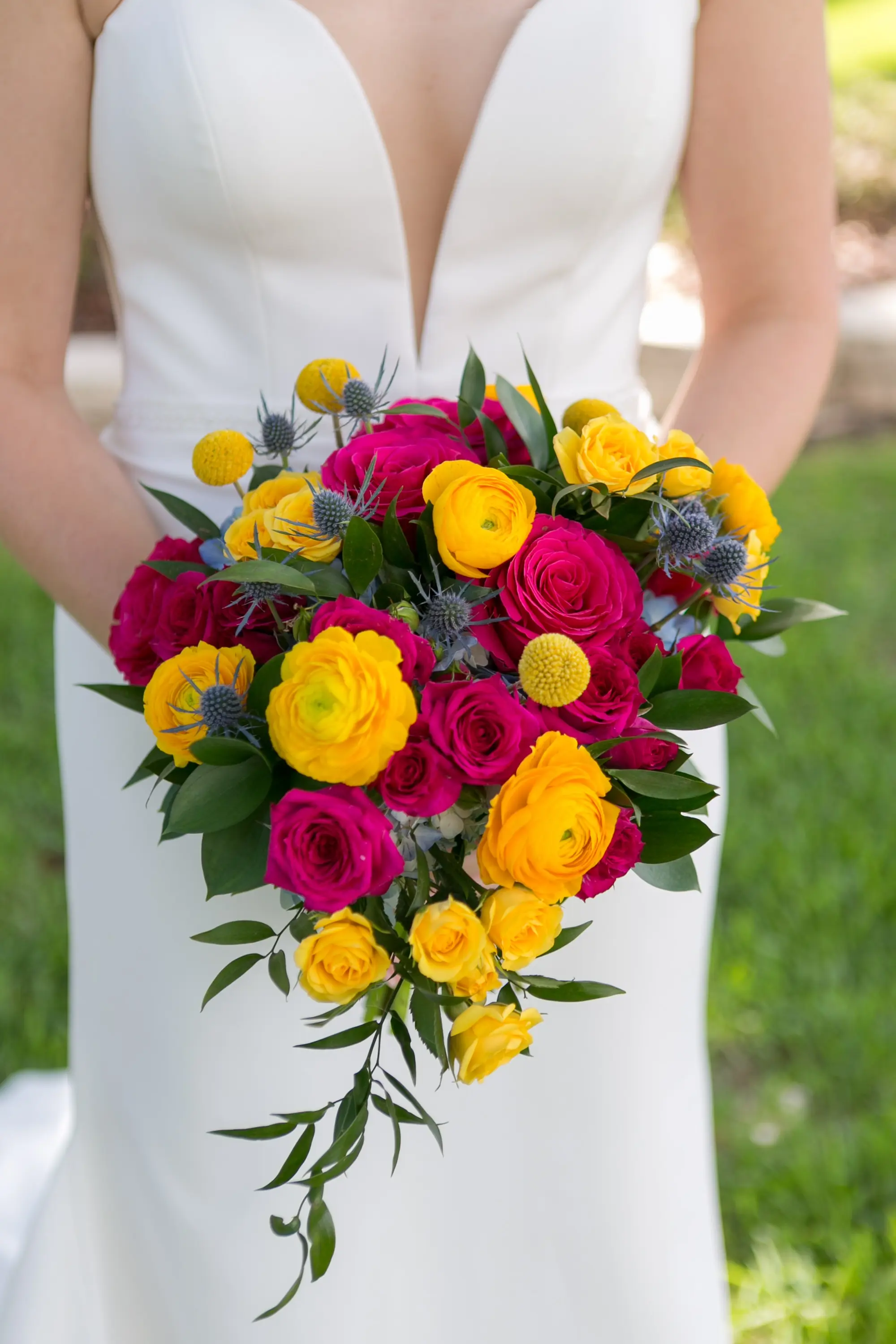 6Colorful Modern Yellow and Pink Wedding Ideas - Vibrant, Modern Gallery Wedding | Tampa Museum of Art Pink and Yellow Flowers with Greenery Bridal Wedding Bouquet Inspiration
