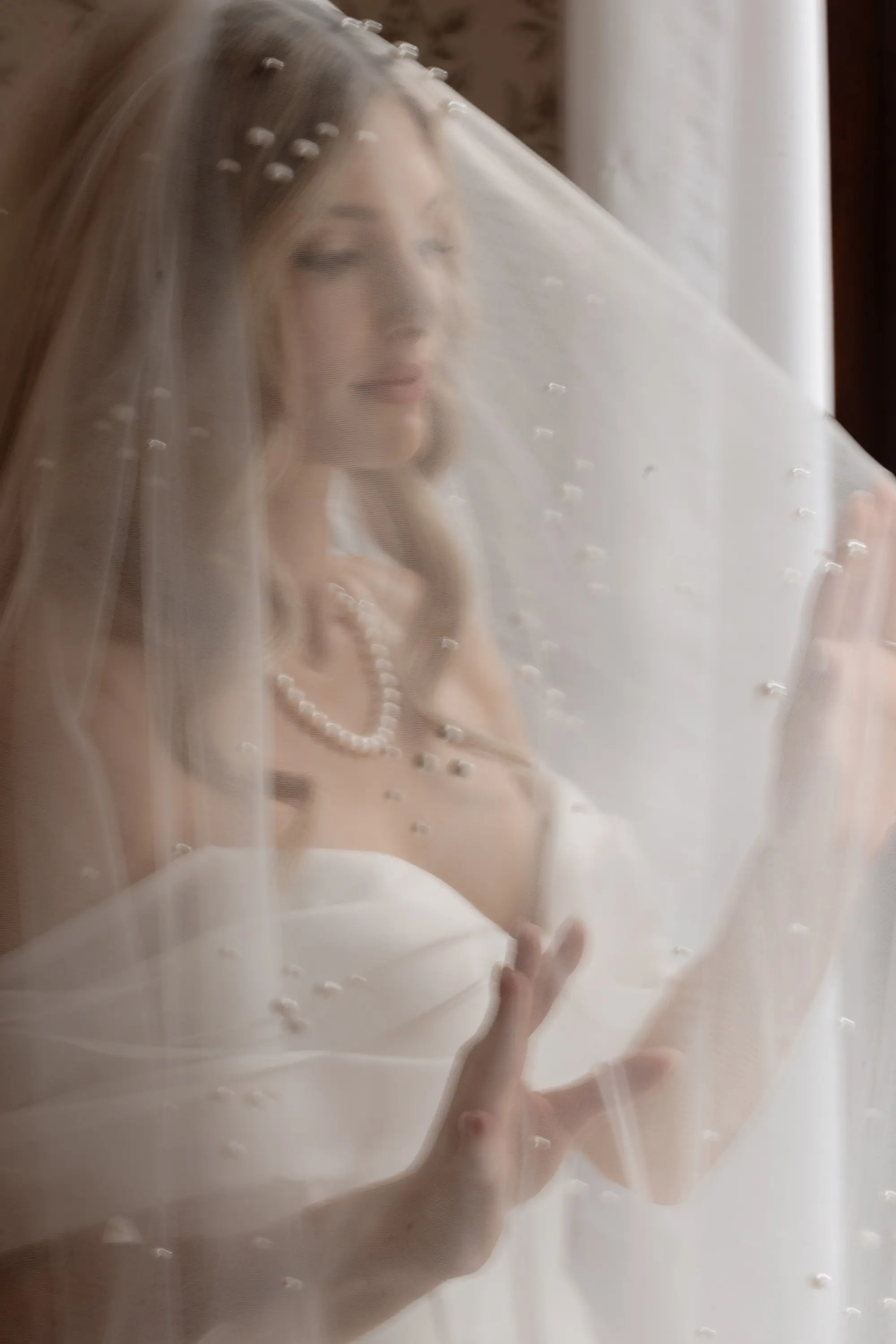 10Timeless Vintage Champagne Wedding Inspiration Evoke Photo and Film - Elegant, Neutral Central Florida Wedding | Bella Cosa Bride Wedding Portrait