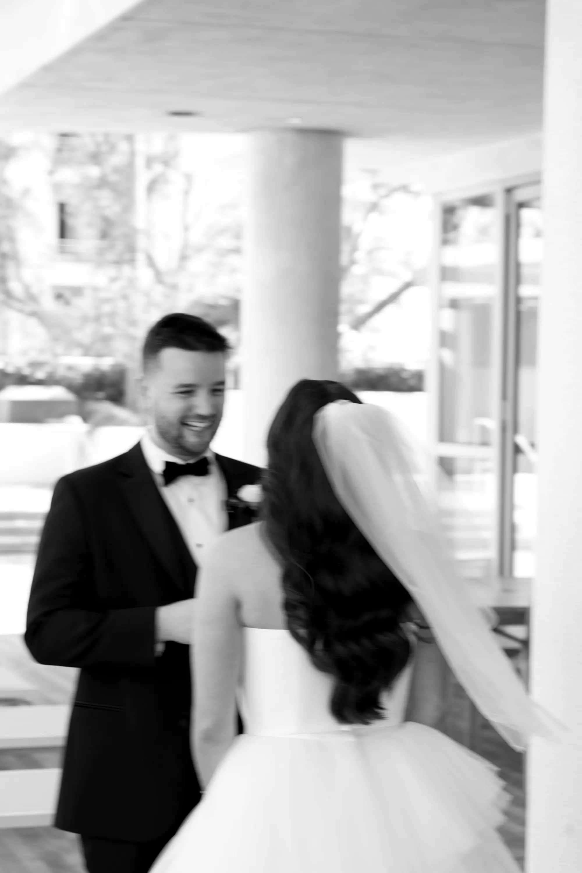 11Modern Classic Black and White Wedding Inspiration - Modern, Black and White Tampa Wedding | Hyde House Public Studio Bride and Groom Wedding Portrait | Tampa Bay Photographer Dewitt For Love Photography