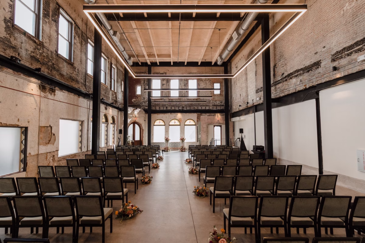 Romantic Industrial Hotel Wedding Ceremony Venue Ideas | Green and Black Linear Ceremony Chairs Inspiration | Tampa Bay Photographer Evoke Photo and Film | Venue Hotel Haya