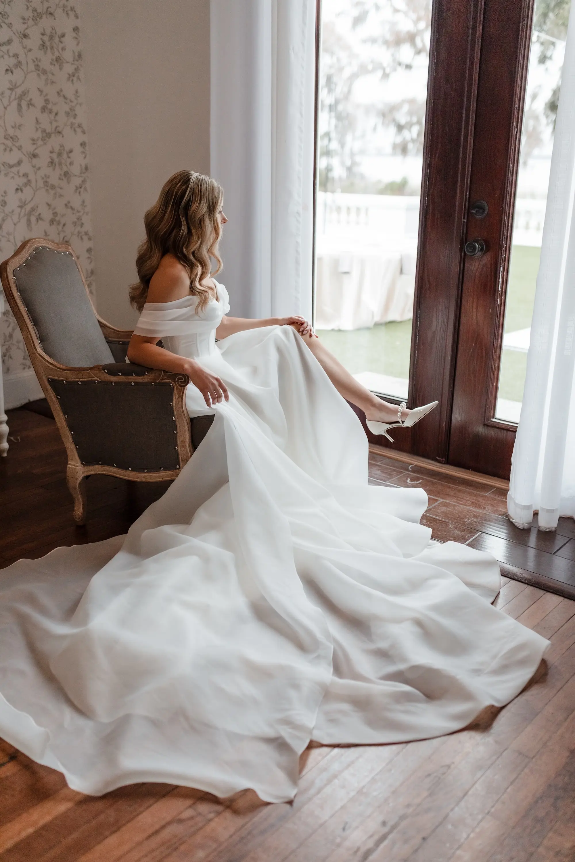 11Timeless Vintage Champagne Wedding Inspiration Evoke Photo and Film - Elegant, Neutral Central Florida Wedding | Bella Cosa Bride Getting Ready Wedding Portrait | White Madi Lane Bridal Wedding Dress Inspiration
