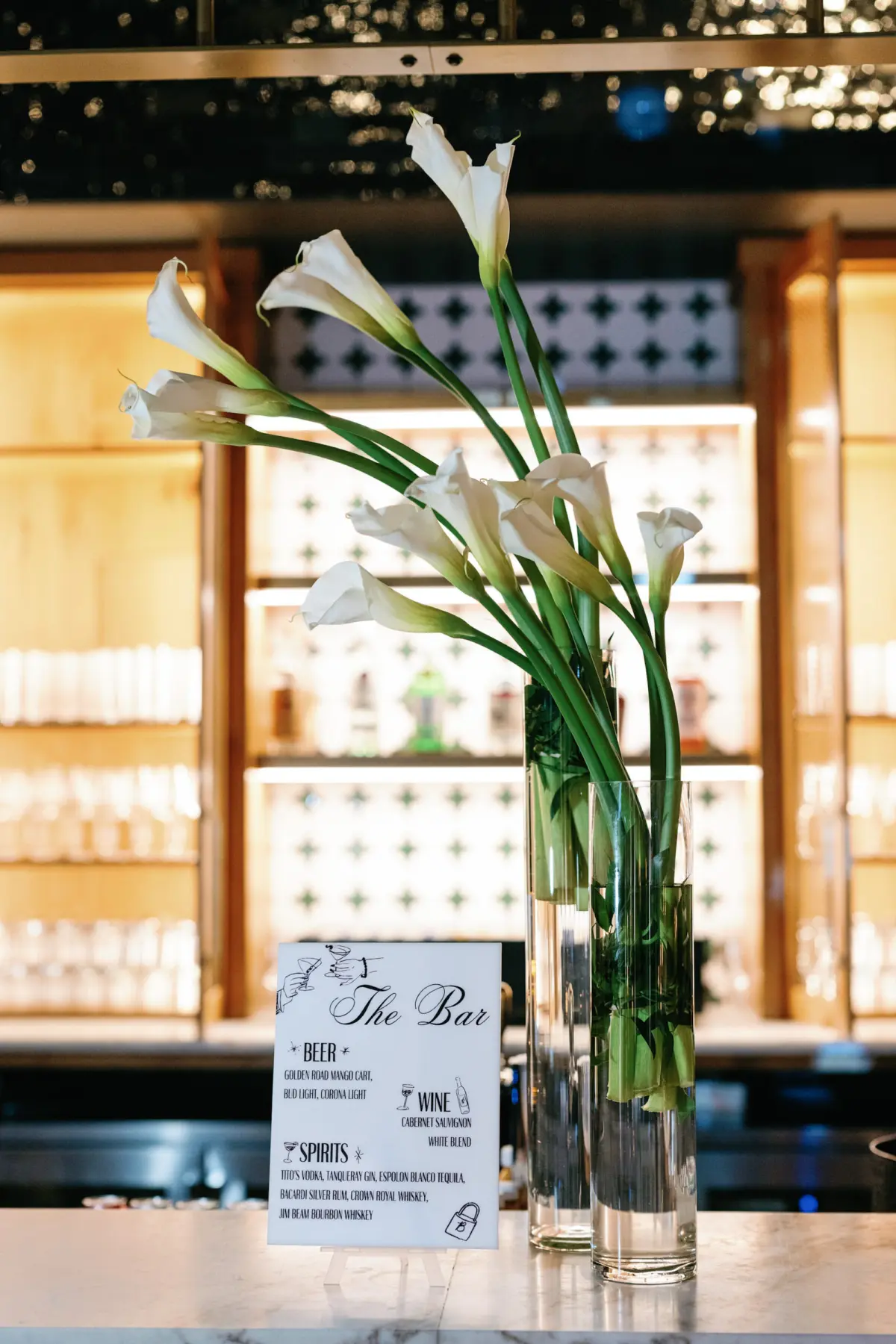31Modern Classic Black and White Wedding Inspiration - Modern, Black and White Tampa Wedding | Hyde House Public Studio Modern Classic Black and White Wedding Reception Bar Decor Ideas