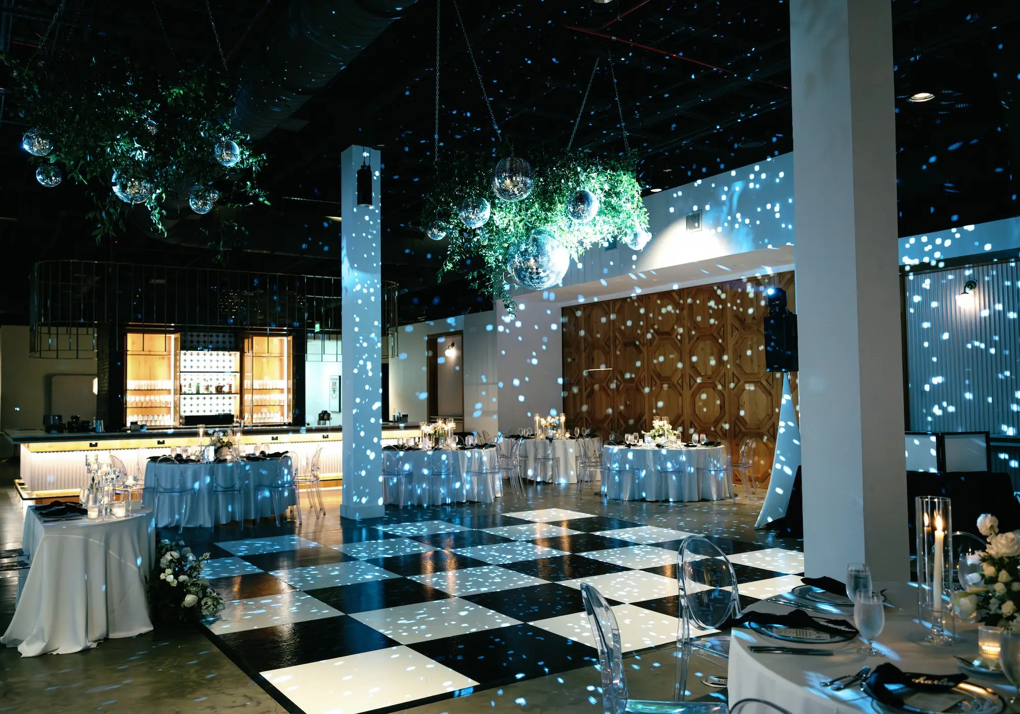 Modern, Black and White Tampa Wedding | Hyde House Public Studio