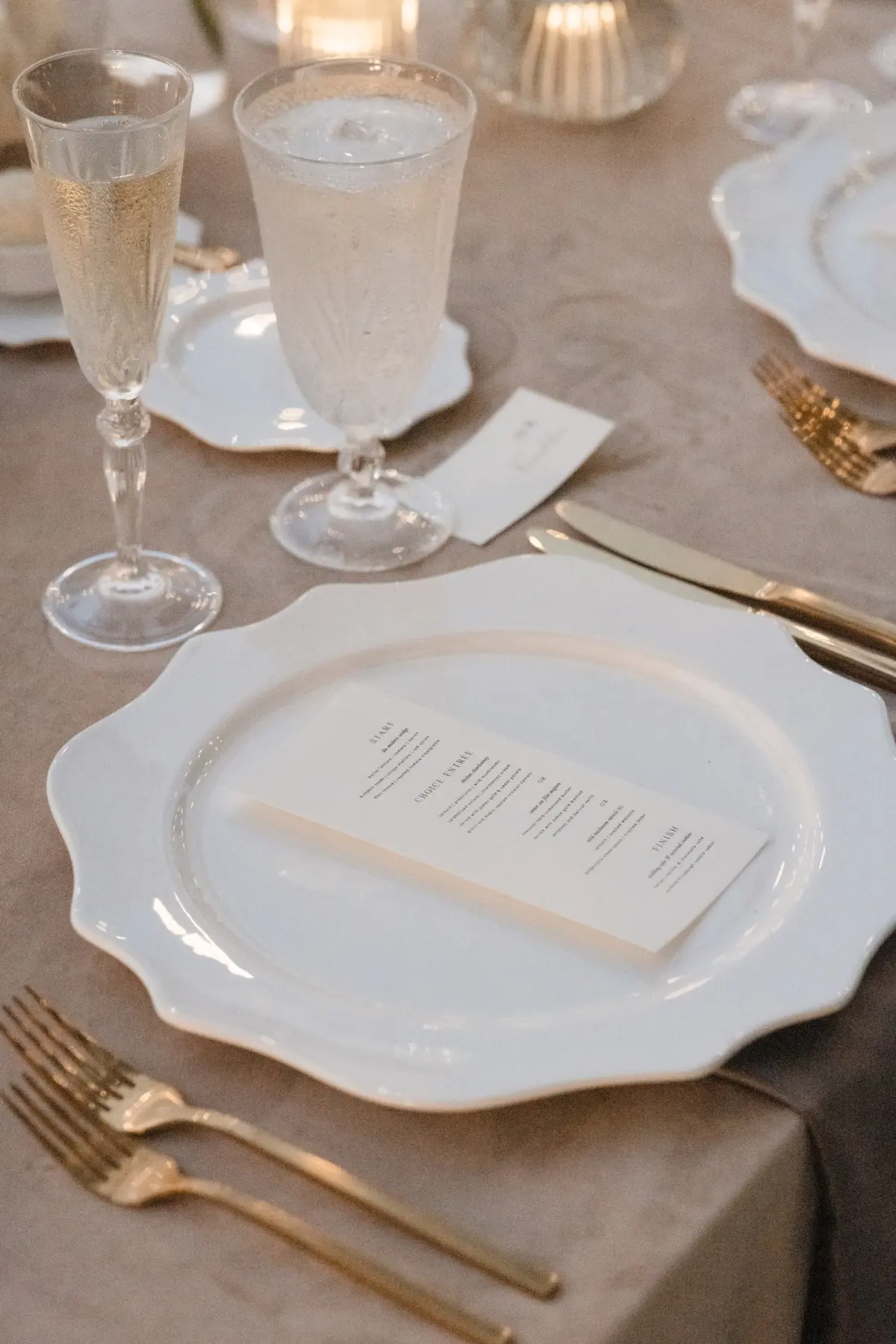 50Timeless Vintage Champagne Wedding Inspiration Evoke Photo and Film - Elegant, Neutral Central Florida Wedding | Bella Cosa Timeless Vintage Champagne Wedding Reception Place Setting Decor Inspiration