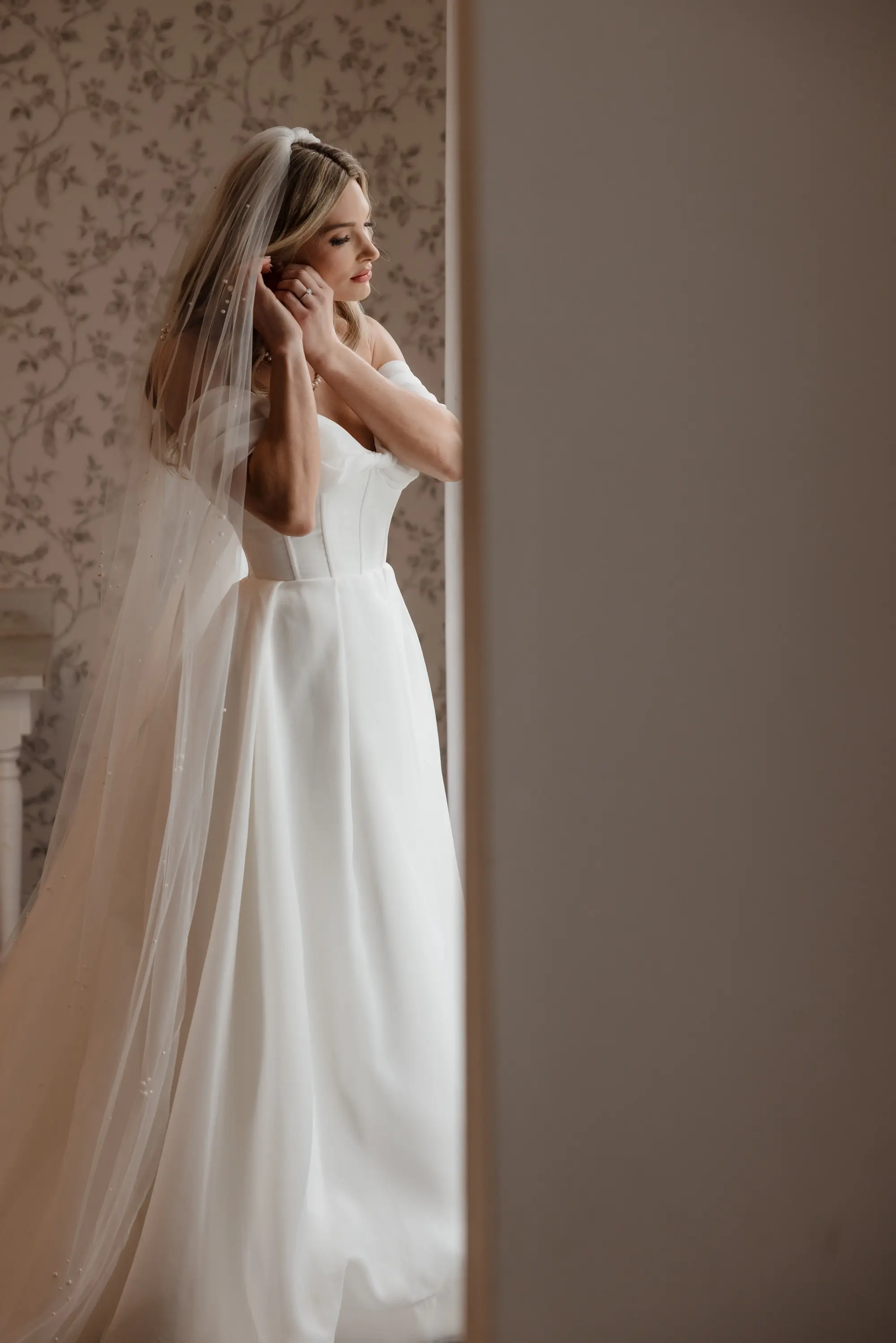 9Timeless Vintage Champagne Wedding Inspiration Evoke Photo and Film - Elegant, Neutral Central Florida Wedding | Bella Cosa Bride Getting Ready Wedding Portrait | White Madi Lane Bridal Wedding Dress Inspiration