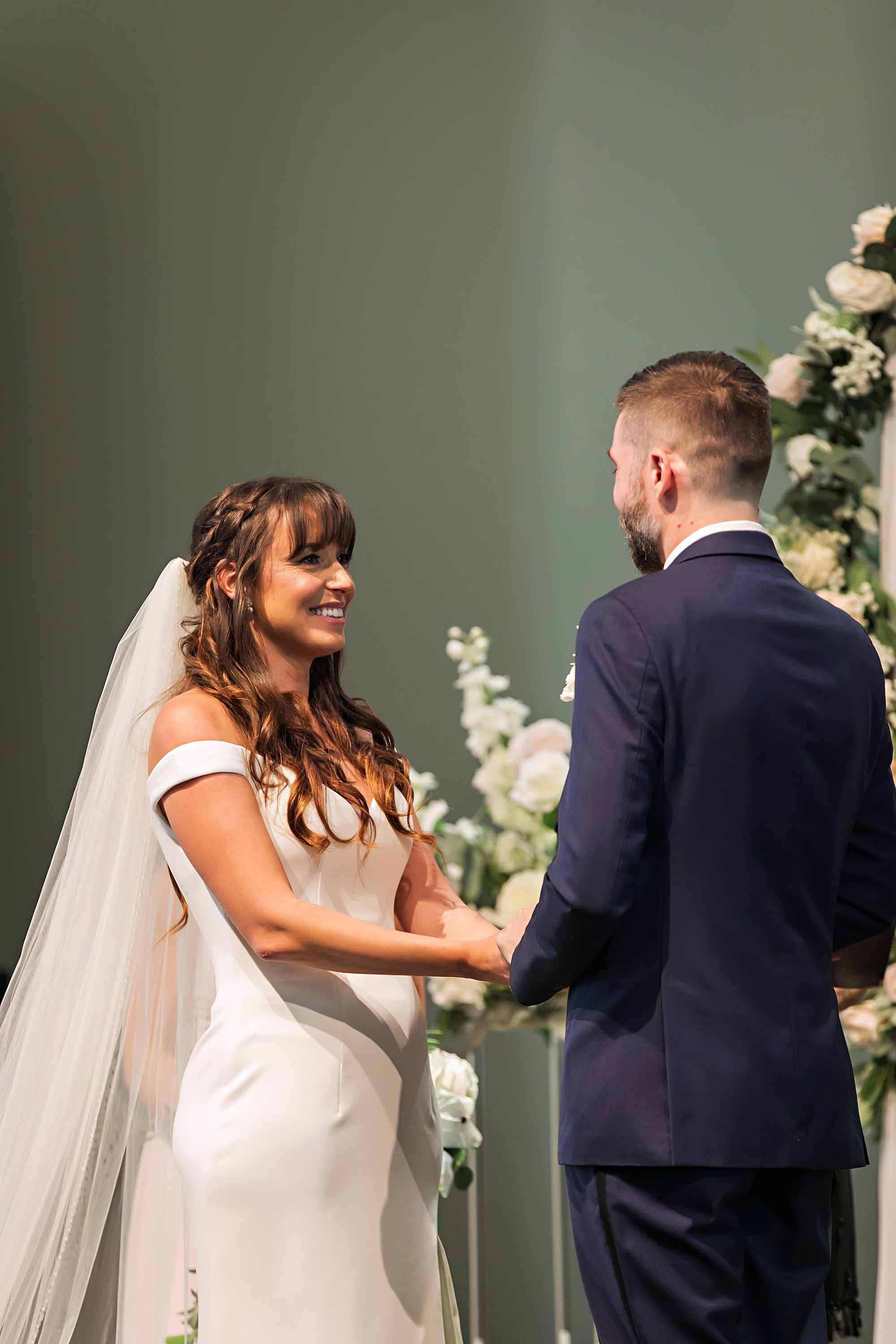 11Elegant Navy Blue and Blush PInk Wedding Ideas - Elegant, Navy and Blush Downtown Tampa Wedding | The Vault Bride and Groom Wedding Ceremony Vow Exchange Wedding Portrait | Tampa Bay Photographer Limelight Photography
