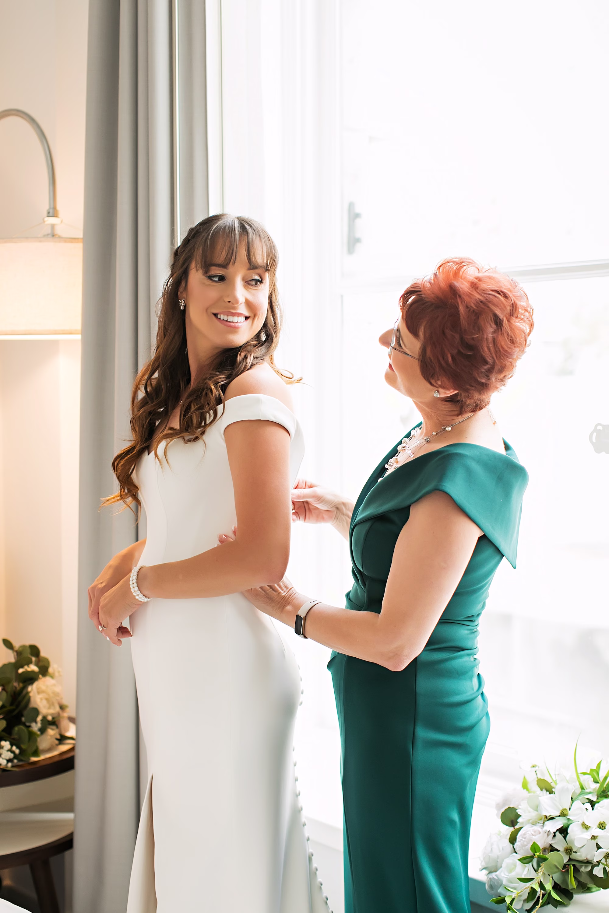 3Elegant Navy Blue and Blush PInk Wedding Ideas - Elegant, Navy and Blush Downtown Tampa Wedding | The Vault Bride and Mother Getting Ready Wedding Portrait | Tampa Bay Photographer Limelight Photography
