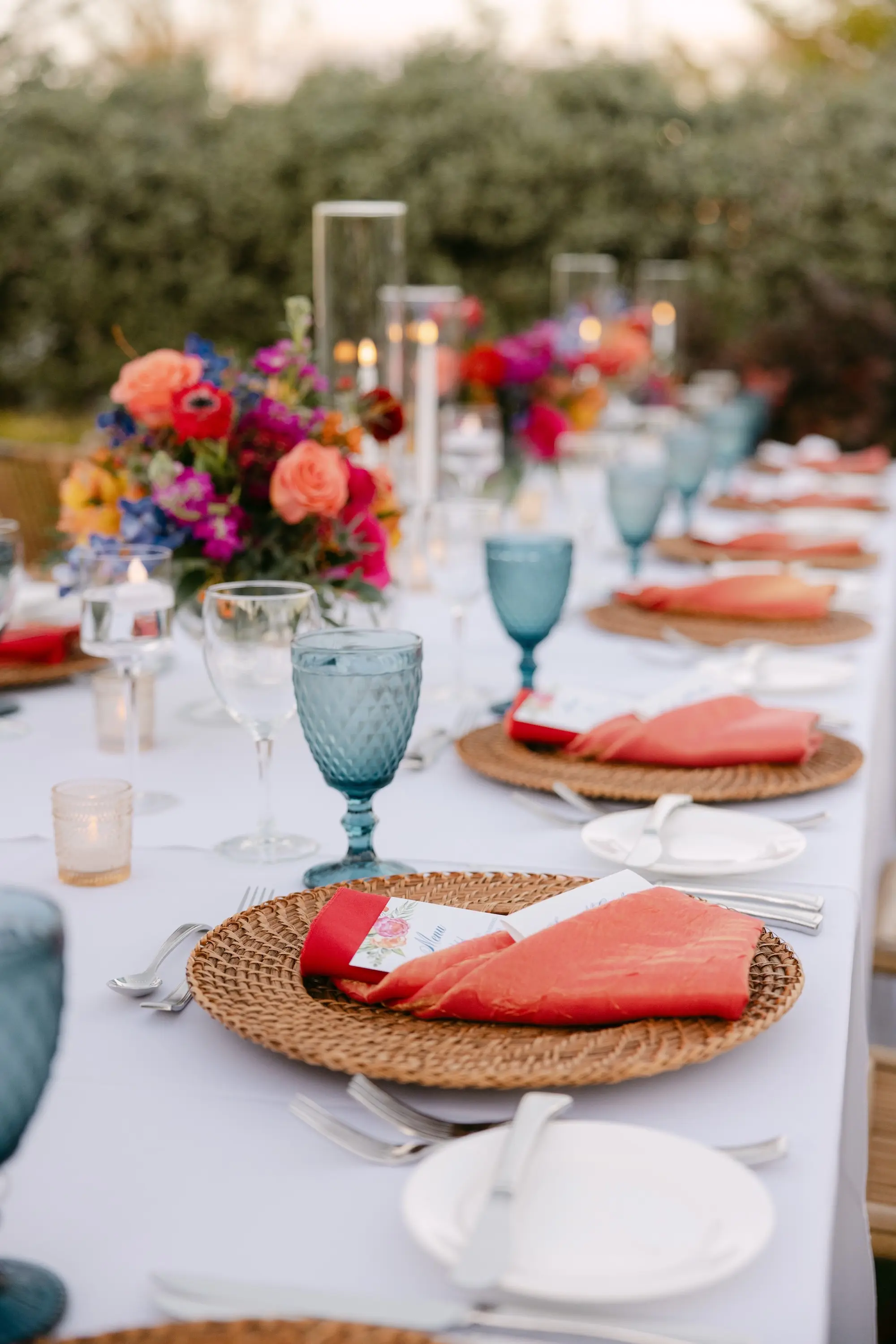 41Tropical Red and Orange Outdoor Florida Destination Wedding - Tropical Outdoor Sarasota Wedding | The Resort at Longboat Key Club Tropical Red and Orange Outdoor Wedding Reception Tablescape Place Setting Decor Ideas