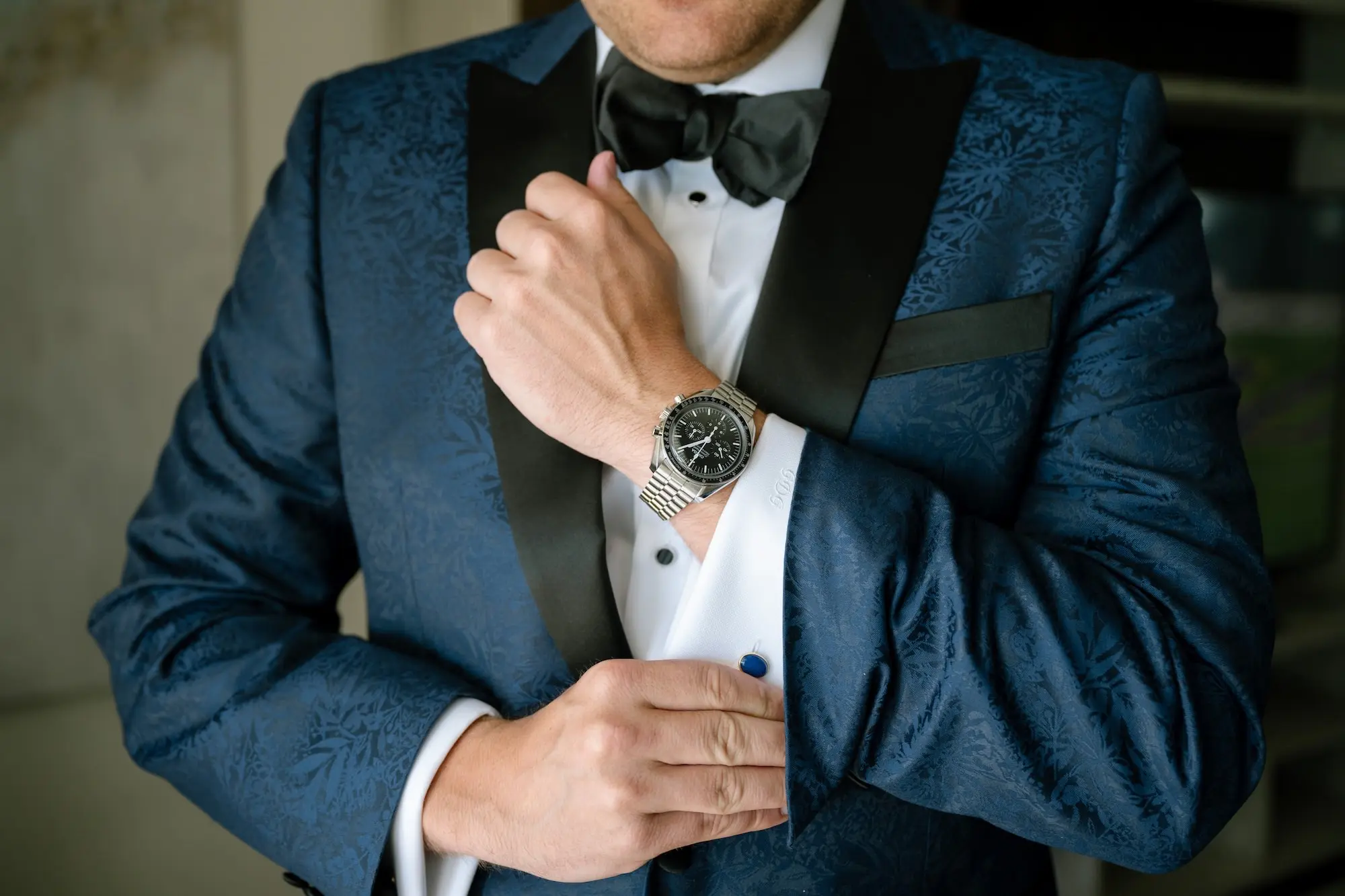 5Tropical Red and Orange Outdoor Florida Destination Wedding - Tropical Outdoor Sarasota Wedding | The Resort at Longboat Key Club Groom Getting Ready Wedding Portrait