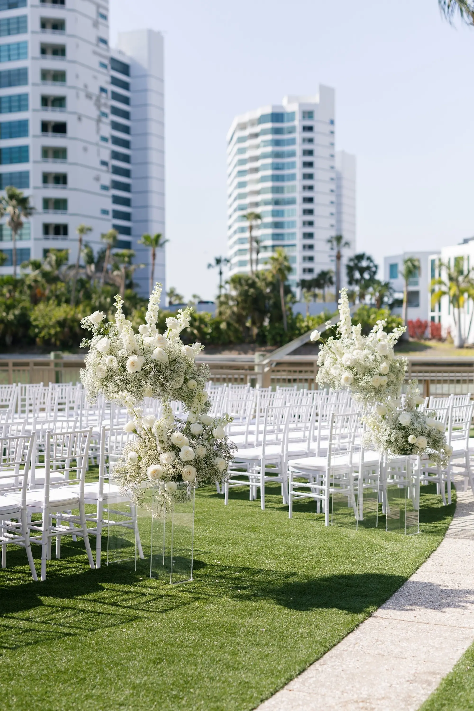 Classic Black, White, and Green Florida Wedding Ceremony Aisle Decor Inspiration