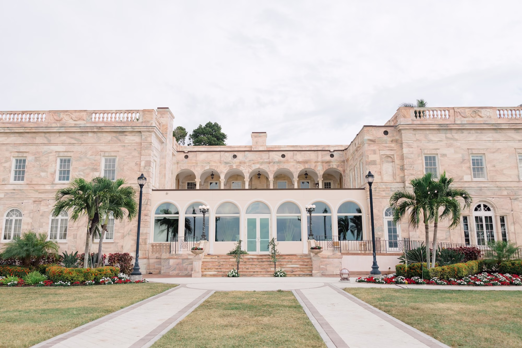 19Classy Black and White Timeless Wedding Inspiration Sarasota Venue New College of Florida - Chic, Black and White Sarasota Wedding | New College of Florida Sarasota Wedding Venue New College of Florida