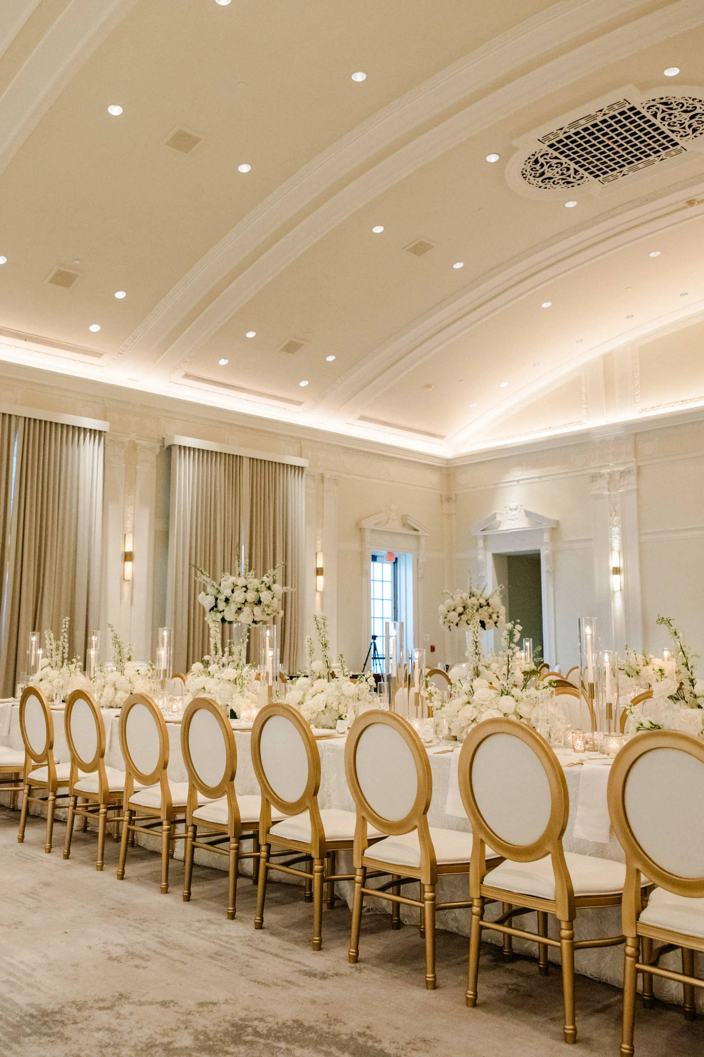 29Classic White and Gold Florida Wedding - Classic White and Gold St. Petersburg Wedding | The Vinoy Classic White and Gold Florida Wedding Reception Decor Ideas | St Pete Kate Ryan Event Rentals