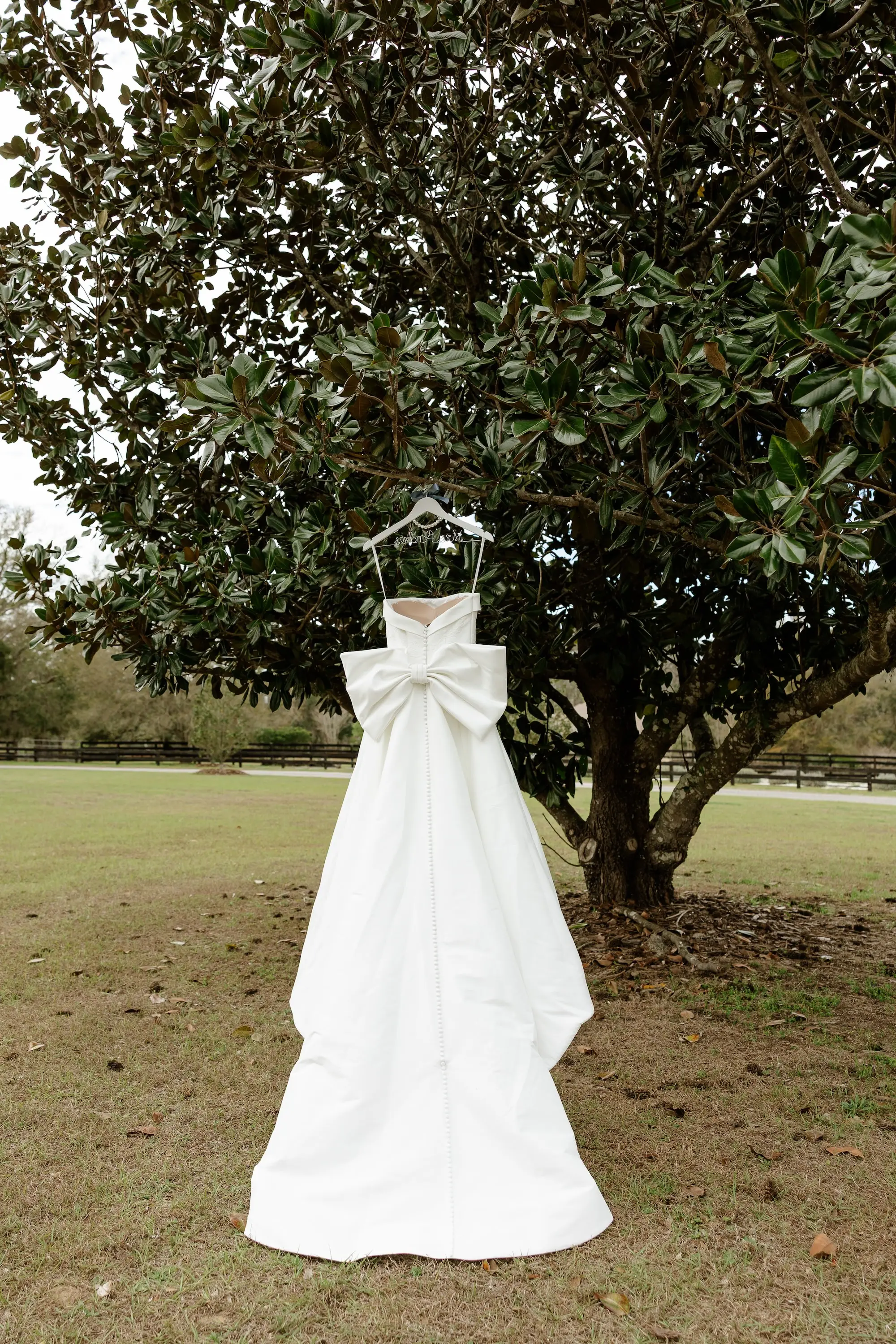 2Classic LIght Blue Florida Wedding Ideas - Classic White and Light Blue Brooksville Wedding | La Hacienda on Snow Hill Classic White Kelly Faetanini Wedding Dress With Bow Inspiration