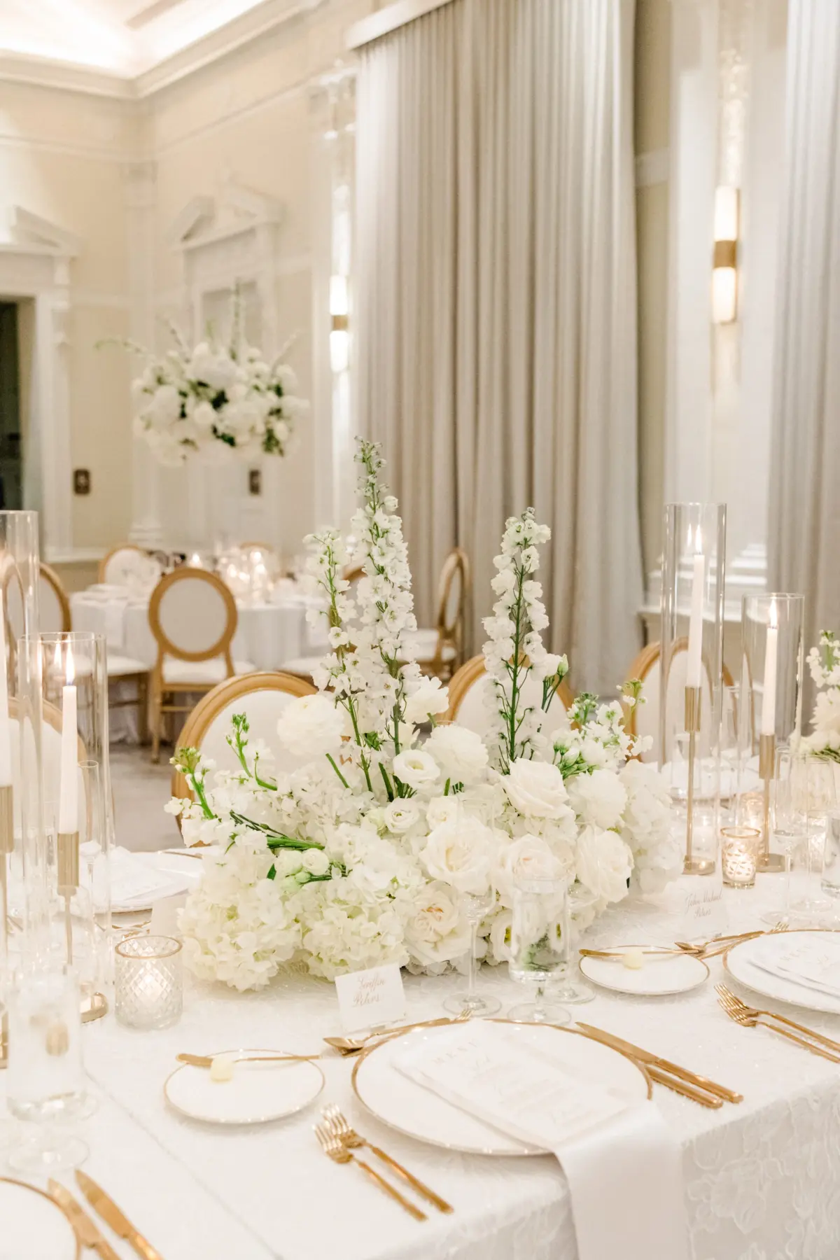 30Classic White and Gold Florida Wedding - Classic White and Gold St. Petersburg Wedding | The Vinoy Classic White and Gold Florida Wedding Reception Centerpiece Flower Decor Ideas | Tampa Bay Florist Bruce Wayne Florals