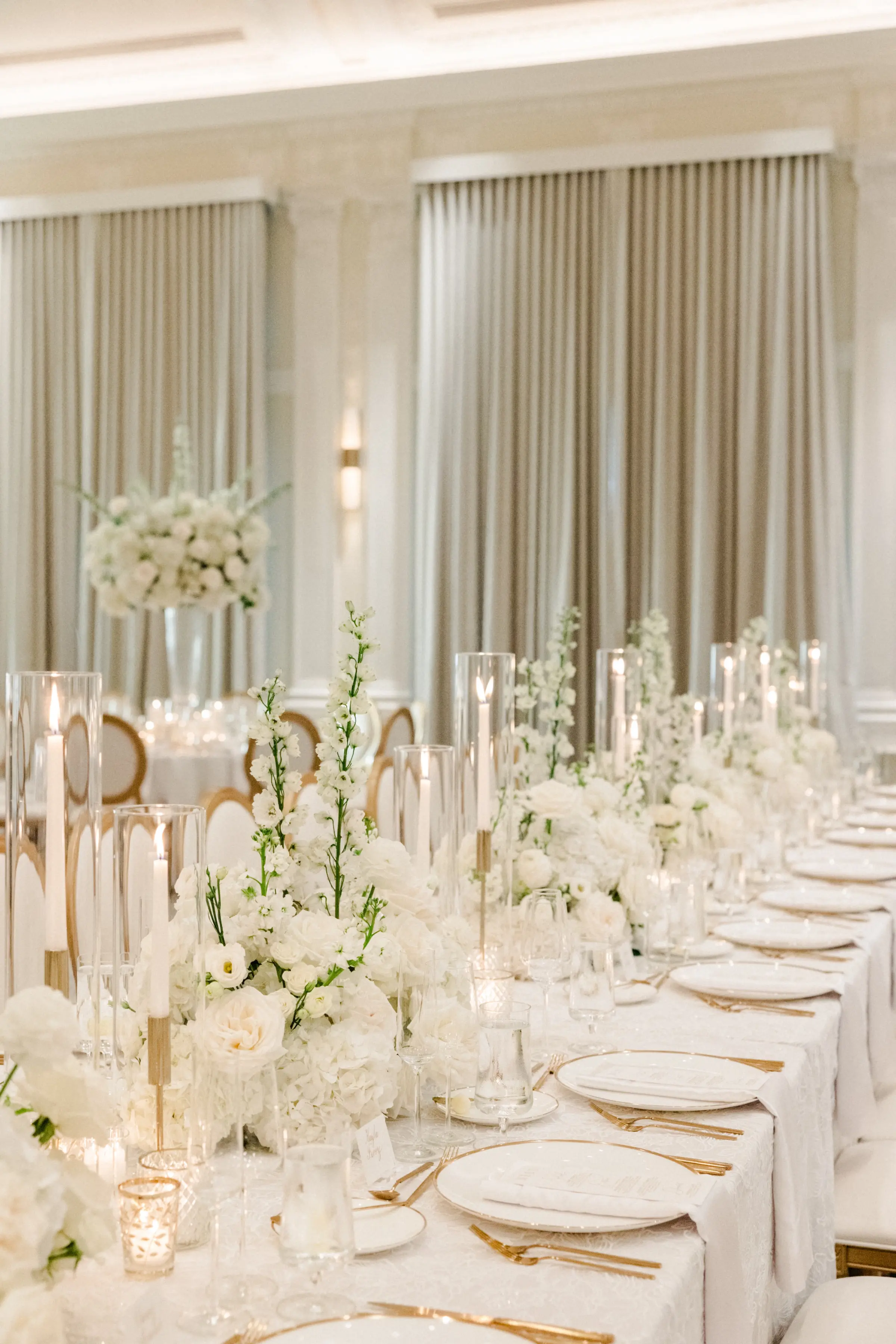 35Classic White and Gold Florida Wedding - Classic White and Gold St. Petersburg Wedding | The Vinoy Classic White and Gold Florida Wedding Reception Centerpiece Flower Decor Ideas | Tampa Bay Florist Bruce Wayne Florals