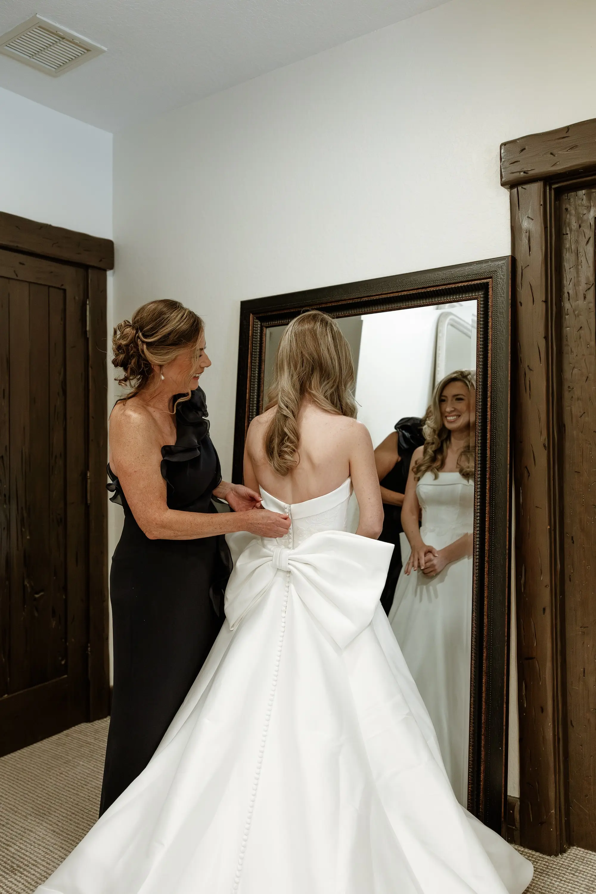 4Classic LIght Blue Florida Wedding Ideas - Classic White and Light Blue Brooksville Wedding | La Hacienda on Snow Hill Bride Getting Ready Wedding Portrait