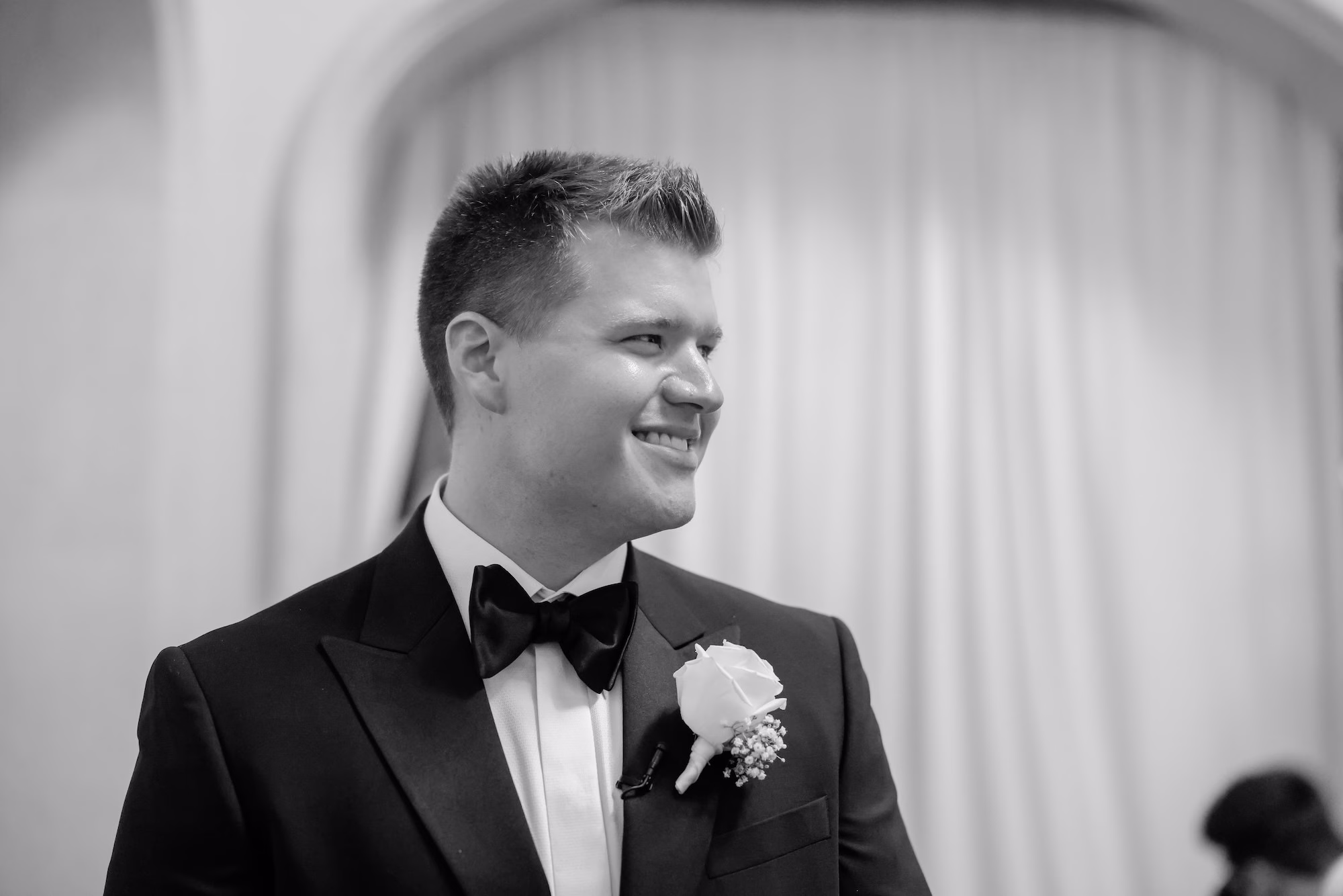 18Classic White Cream and Gold Wedding Ideas - Romantic White and Gold Tampa Wedding | Avila Golf & Country Club Groom's Reaction to Bride Walking Down Wedding Aisle