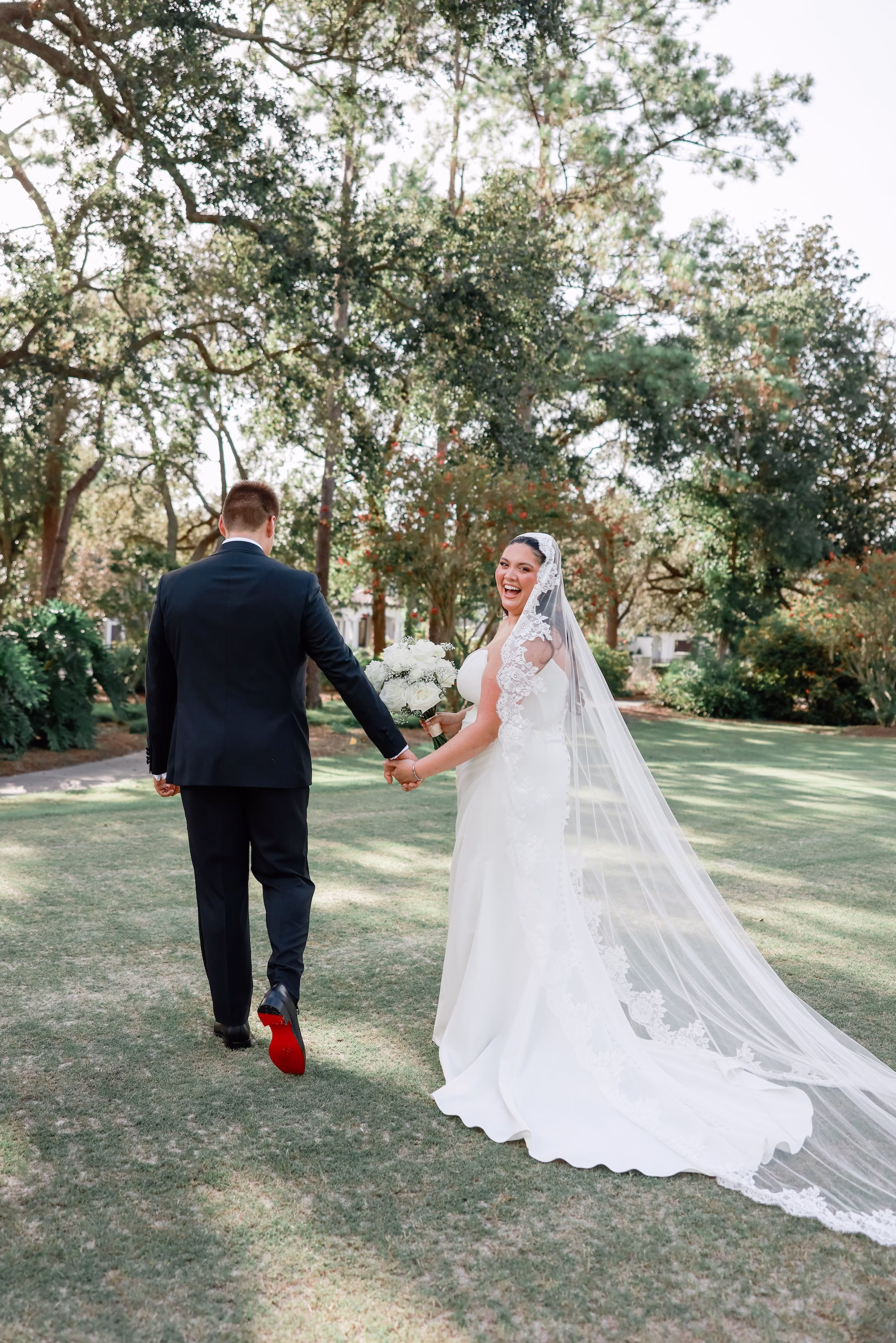 23Classic White Cream and Gold Wedding Ideas - Romantic White and Gold Tampa Wedding | Avila Golf & Country Club Bride and Groom Wedding Portrait | Tampa Bay Photographer Lifelong Photography Studio