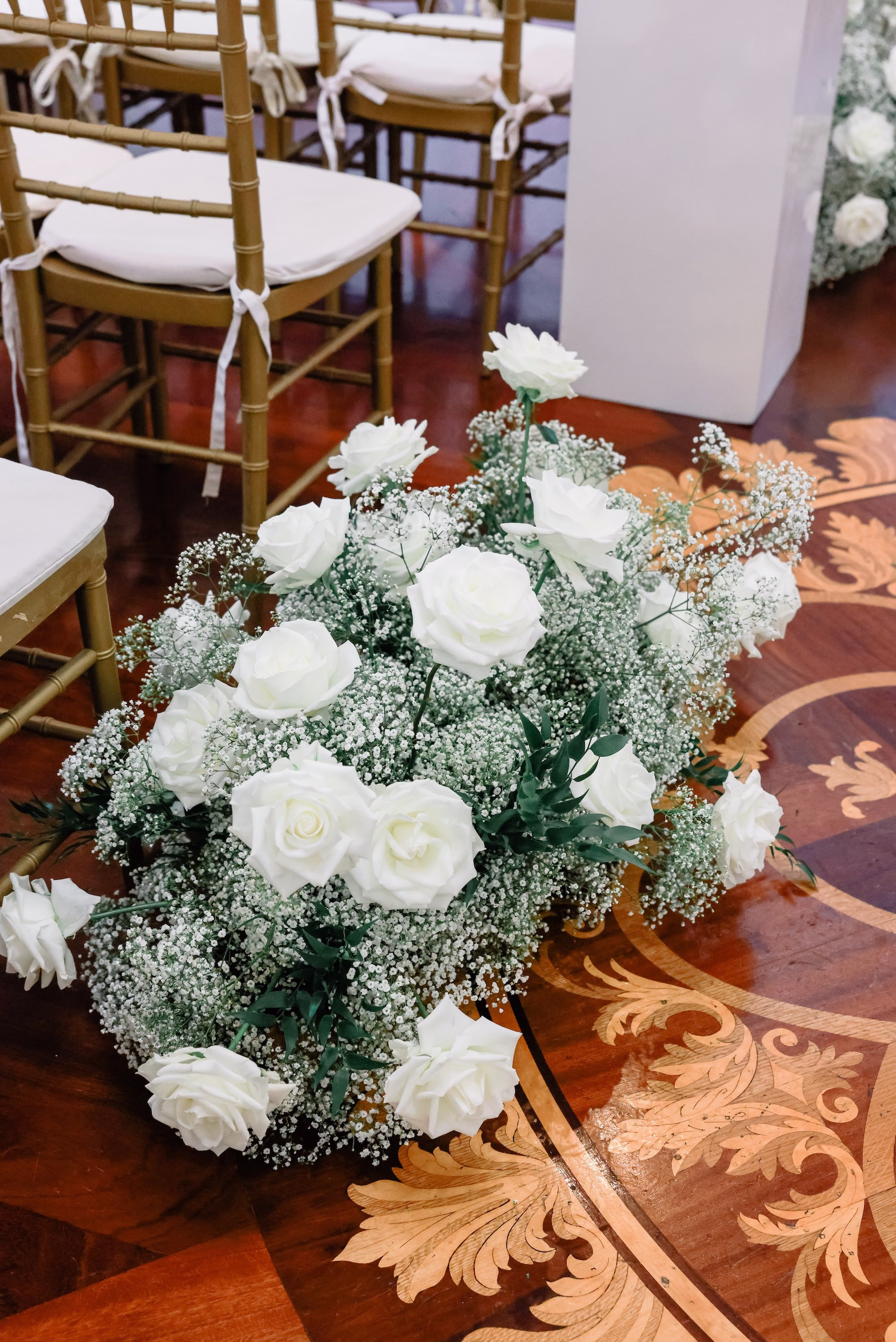 7Classic White Cream and Gold Wedding Ideas - Romantic White and Gold Tampa Wedding | Avila Golf & Country Club Classic White, Cream, and Gold Wedding Ceremony Decor Inspiration