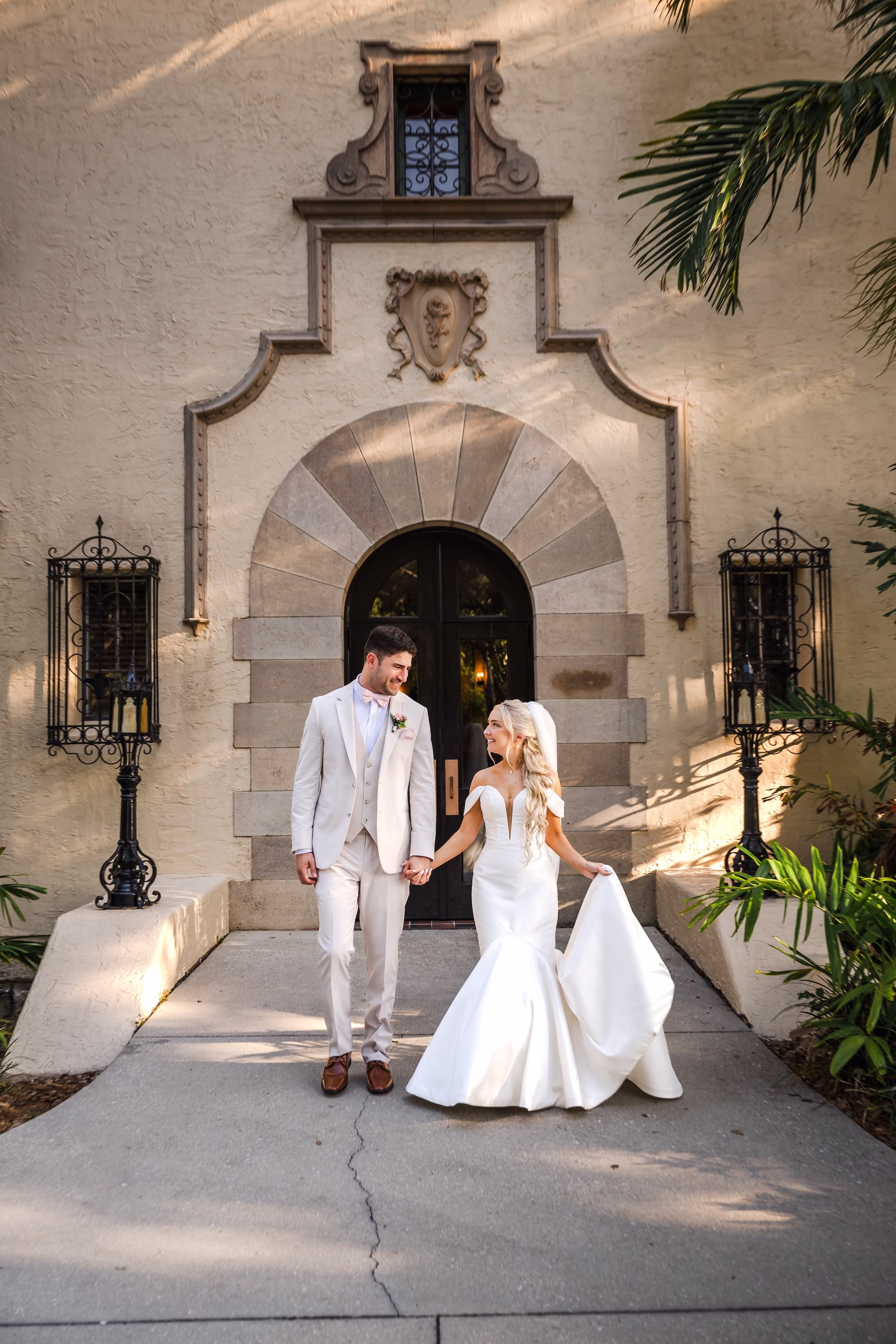16Outdoor Florida Pink Spring Wedding Inspiration Sarasota Venue Powel Crosley Estate - Pink, Spring Waterfront Sarasota Wedding | The Powel Crosley Estate Bride and Groom Wedding Portrait | Sarasota Photographer Iyrus Weddings | Event Venue Powel Crosley Estate