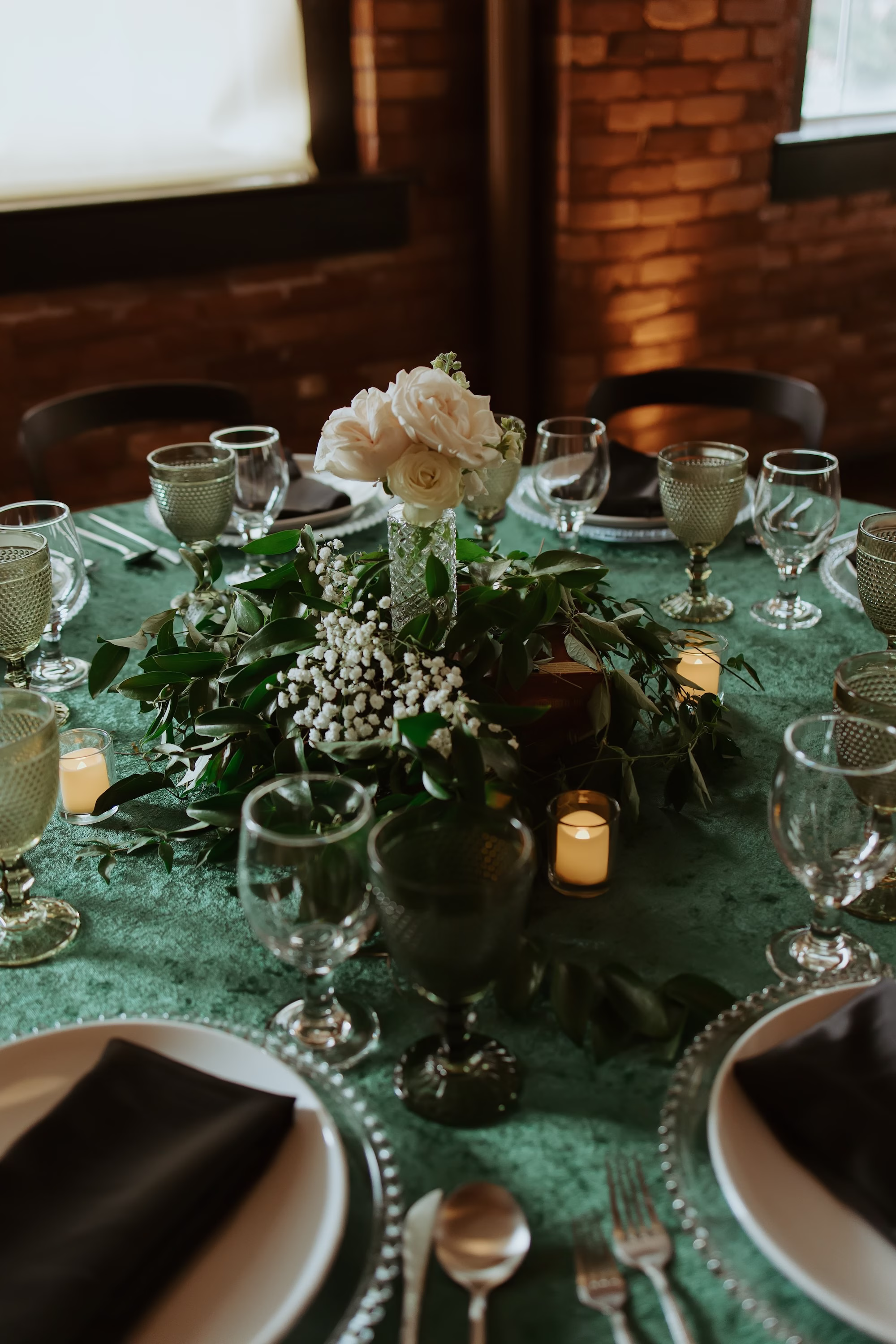 18Moody Green Disco Wedding Ideas - Modern and Moody Ybor City Wedding Inspiration | J.C. Newman Cigar Co. 18Moody Green Disco Wedding Ideas