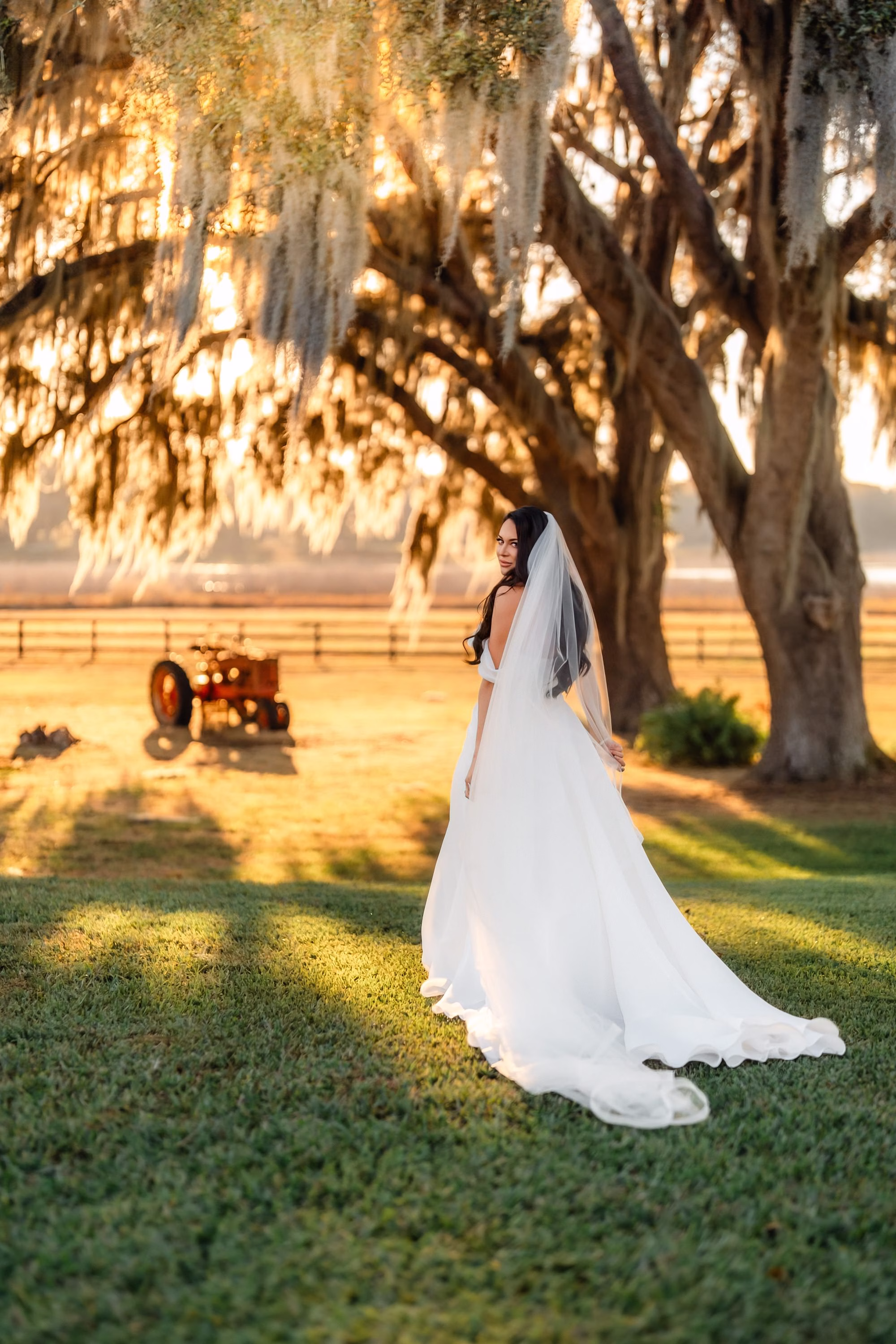 29Luxurious Old Florida Black White and Gold Wedding Inspiration Brooksville Florida Venue The Barn at Covington Farm - Luxurious, Black and White Dade City Wedding | The Barn at Covington Farm Bride Wedding Portrait