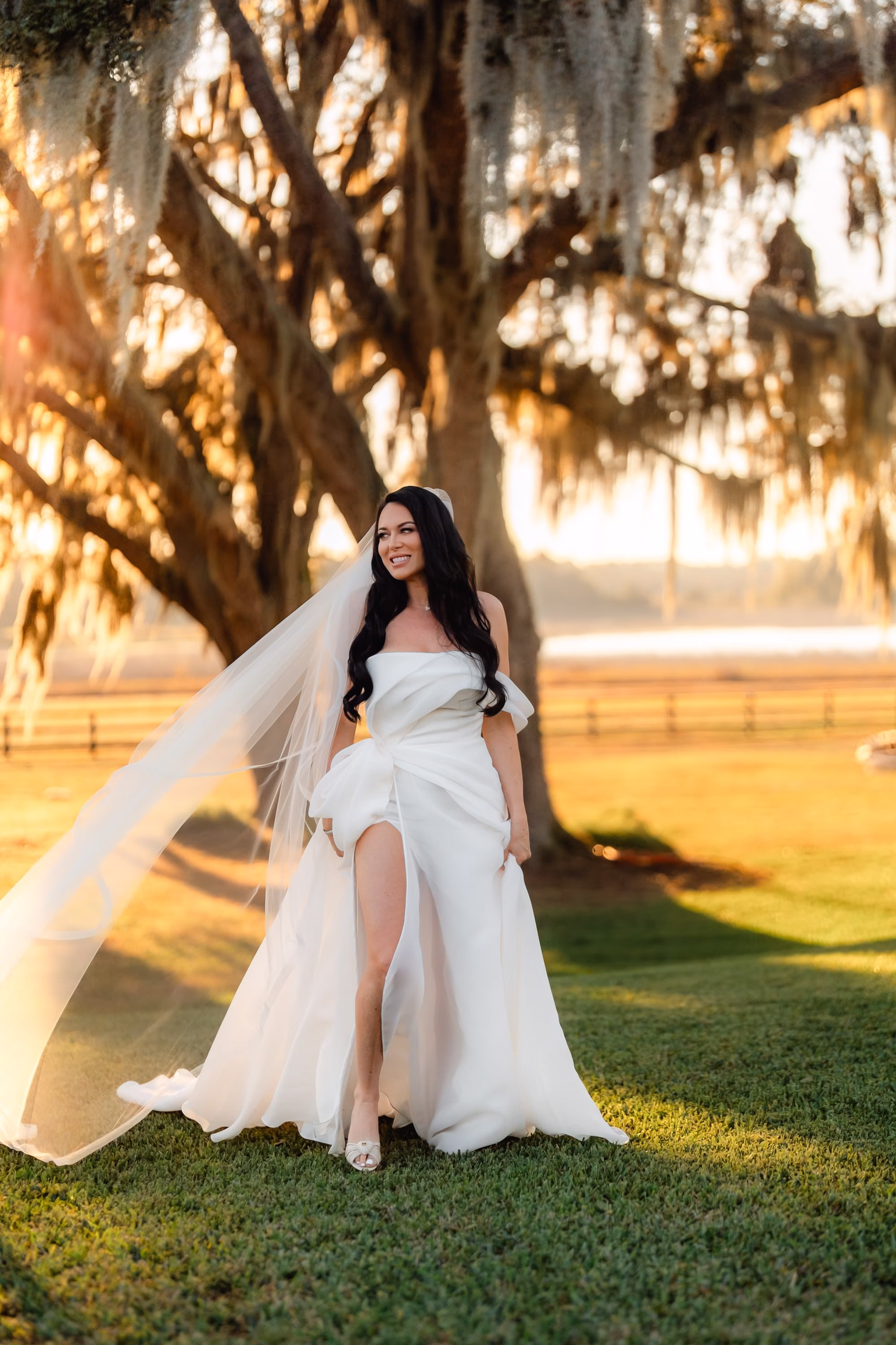 30Luxurious Old Florida Black White and Gold Wedding Inspiration - Luxurious, Black and White Dade City Wedding | The Barn at Covington Farm Bride Wedding Portrait