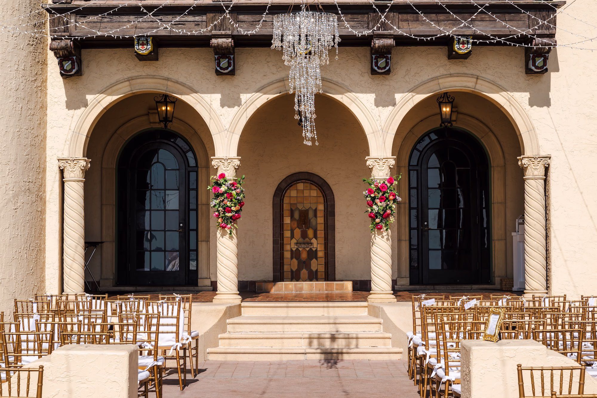 30Outdoor Florida Pink Spring Wedding Inspiration Sarasota Venue Powel Crosley Estate - Pink, Spring Waterfront Sarasota Wedding | The Powel Crosley Estate Outdoor Florida Pink Spring Wedding Inspiration | Sarasota Venue Powel Crosley Estate