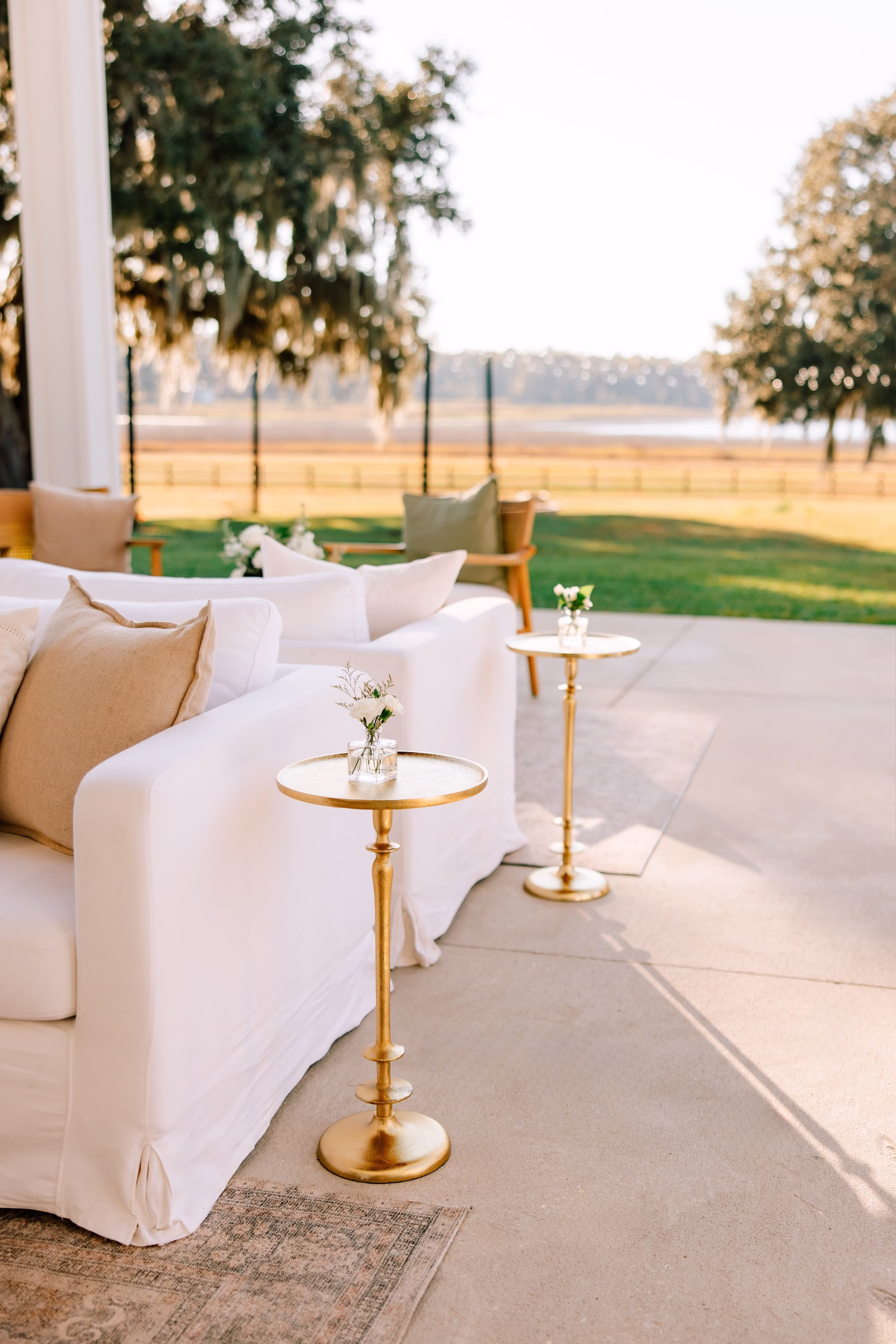 36Luxurious Old Florida Black White and Gold Wedding Inspiration - Luxurious, Black and White Dade City Wedding | The Barn at Covington Farm Luxurious Old Florida Black, White, and Gold Wedding Cocktail Hour Lounge Furniture Decor Inspiration