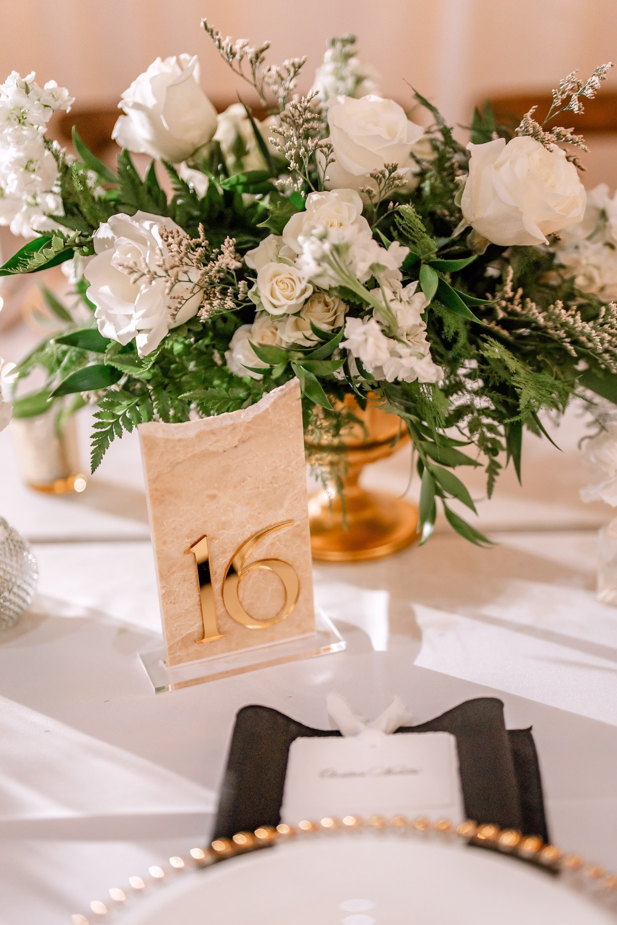 39Luxurious Old Florida Black White and Gold Wedding Inspiration - Luxurious, Black and White Dade City Wedding | The Barn at Covington Farm Luxurious Old Florida Black, White, and Gold Wedding Reception Centerpiece Decor Ideas