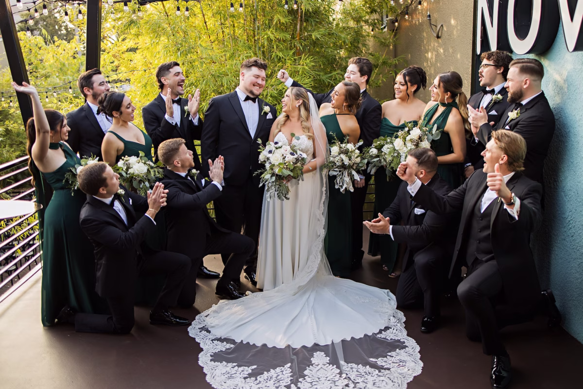 10Black White and Green Florida Winter Wedding Ideas