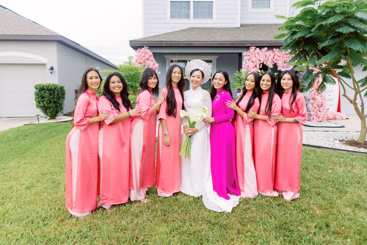 Bride and Bridesmaids Wedding Portrait