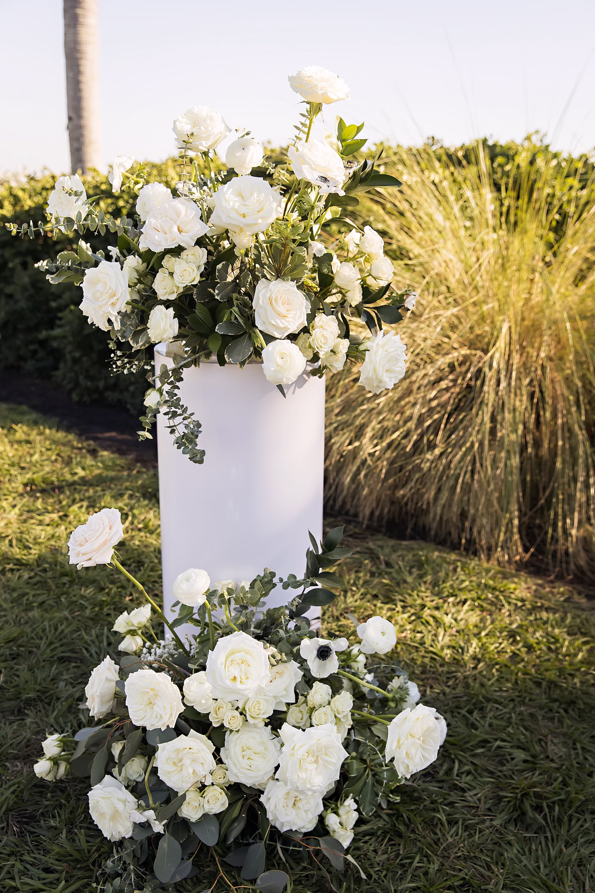 12Timeless Black and White Wedding Ideas - Timeless, Black and White Wedding | Tampa Yacht and Country Club Timeless Black and White Wedding Ceremony Flower Decor Ideas