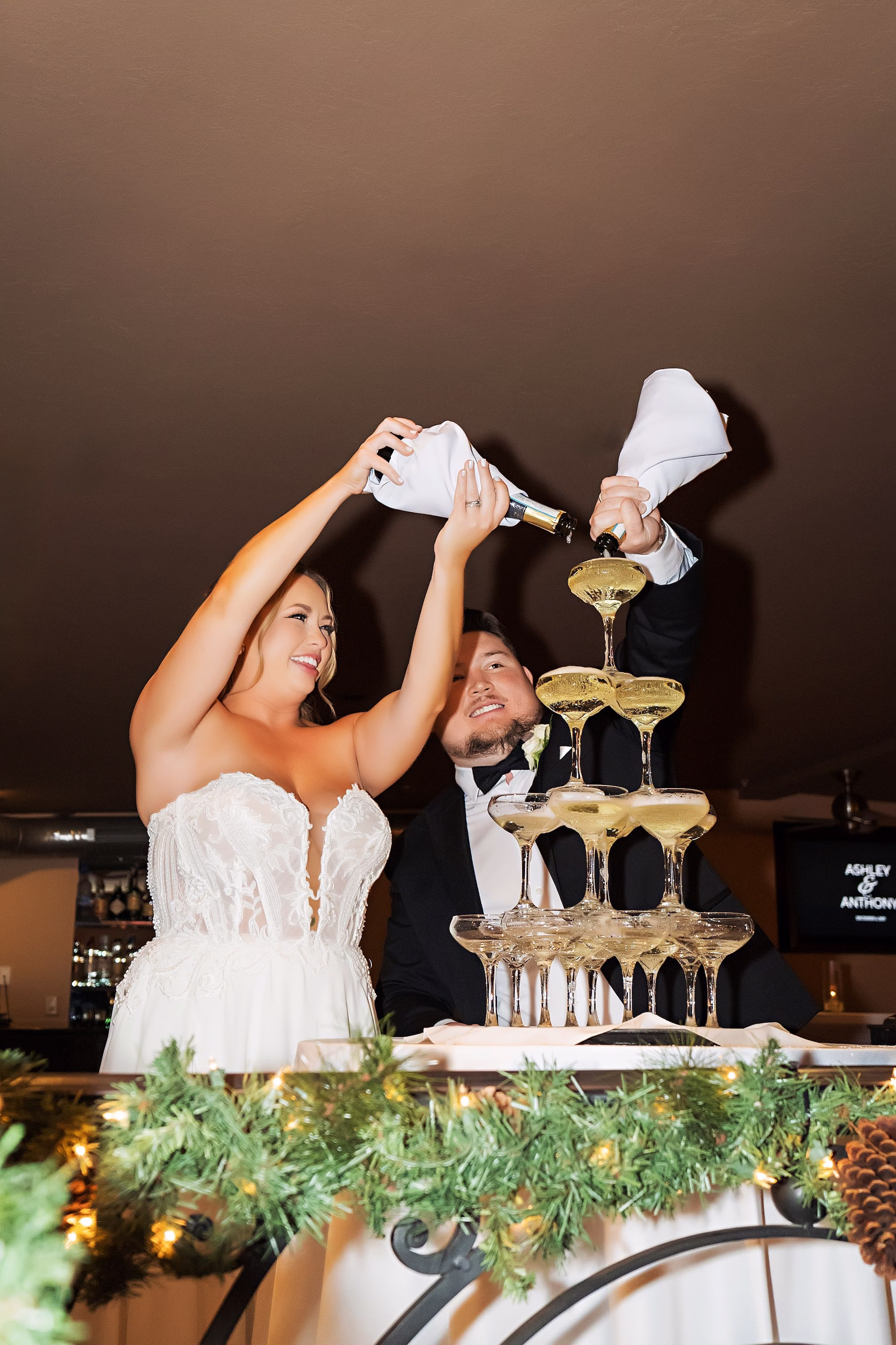 24Black White and Green Florida Winter Wedding Ideas