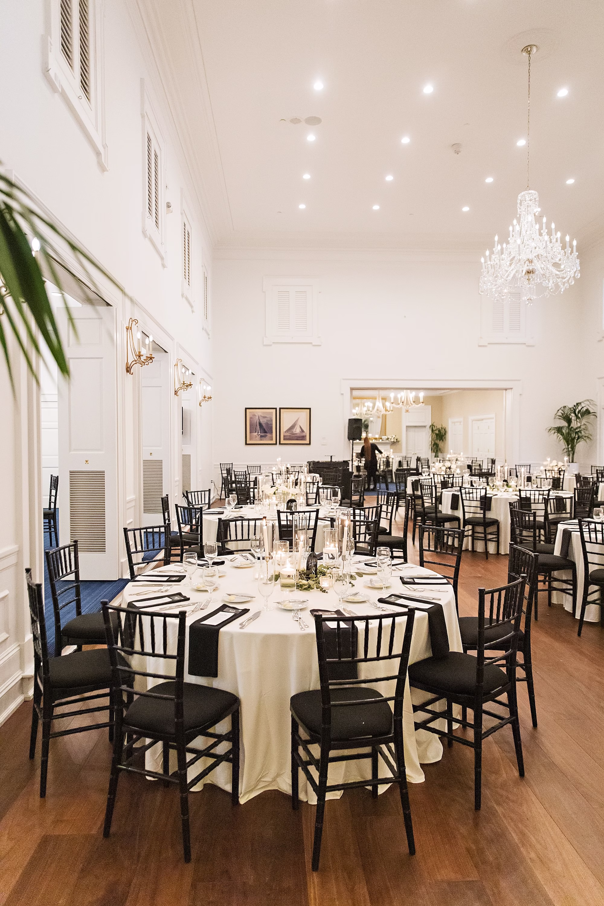 26Timeless Black and White Wedding Ideas Venue Tampa Yacht and Country Club - Timeless, Black and White Wedding | Tampa Yacht and Country Club Timeless Black and White Wedding Reception Decor Ideas | Event Venue Tampa Yacht and Country Club | Planner Eventfull Weddings