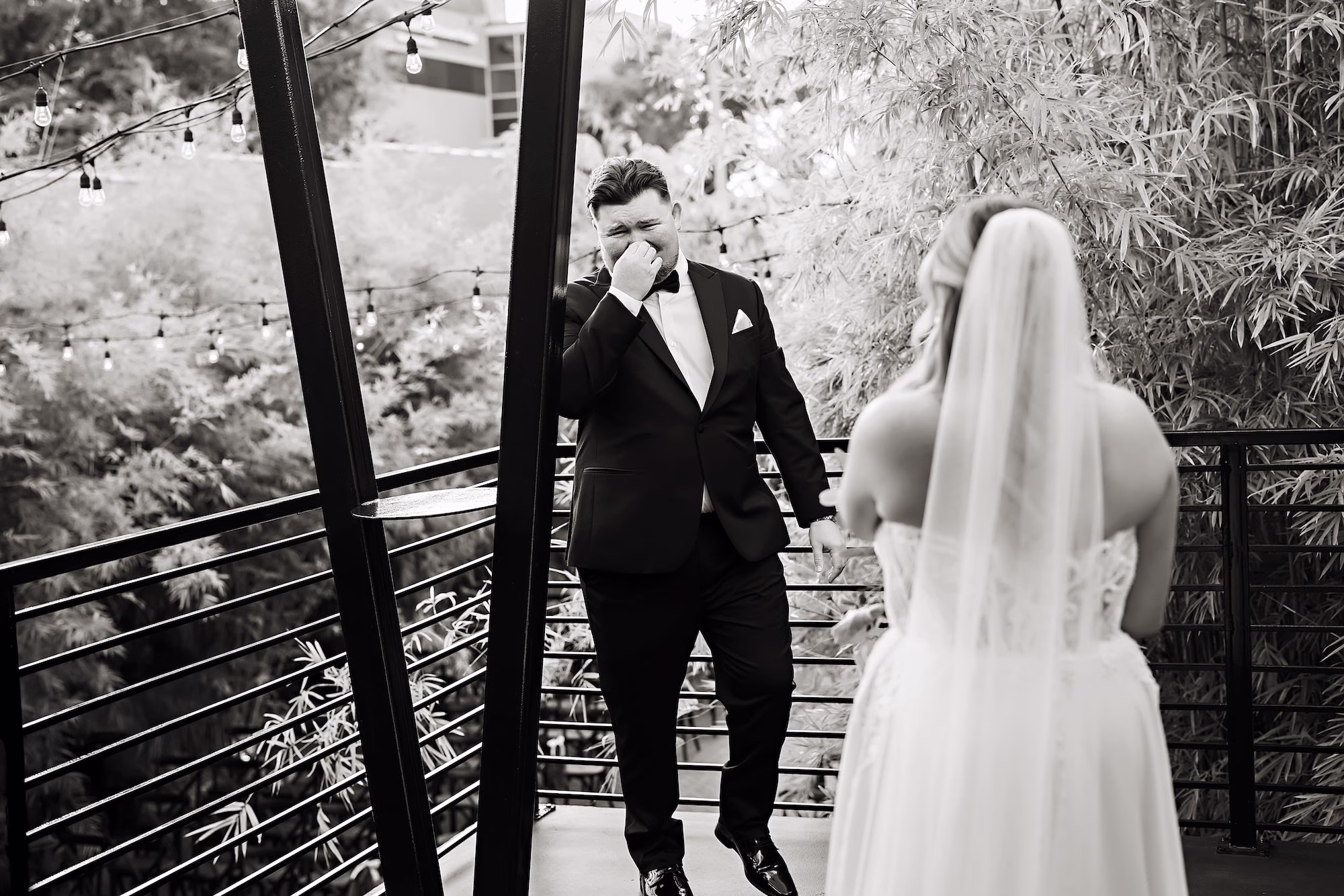 7Black White and Green Florida Winter Wedding Ideas