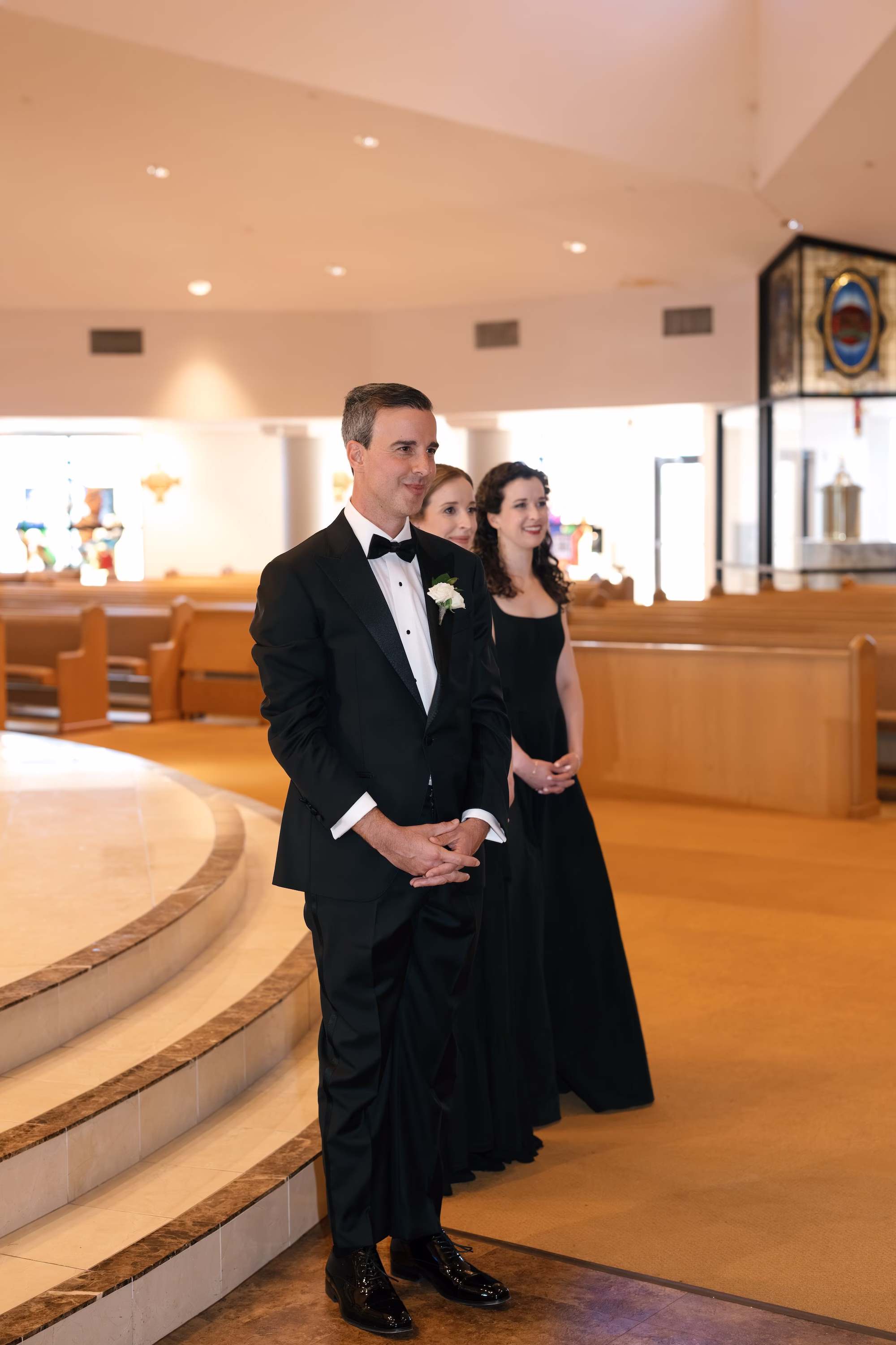 10Tropical Green Florida Wedding Ideas - Tropical, Green Downtown St. Pete Wedding | Poynter Institute Groom's Reaction to Bride Walking Down Wedding Ceremony Aisle | Tampa Bay Photographer Dewitt For Love