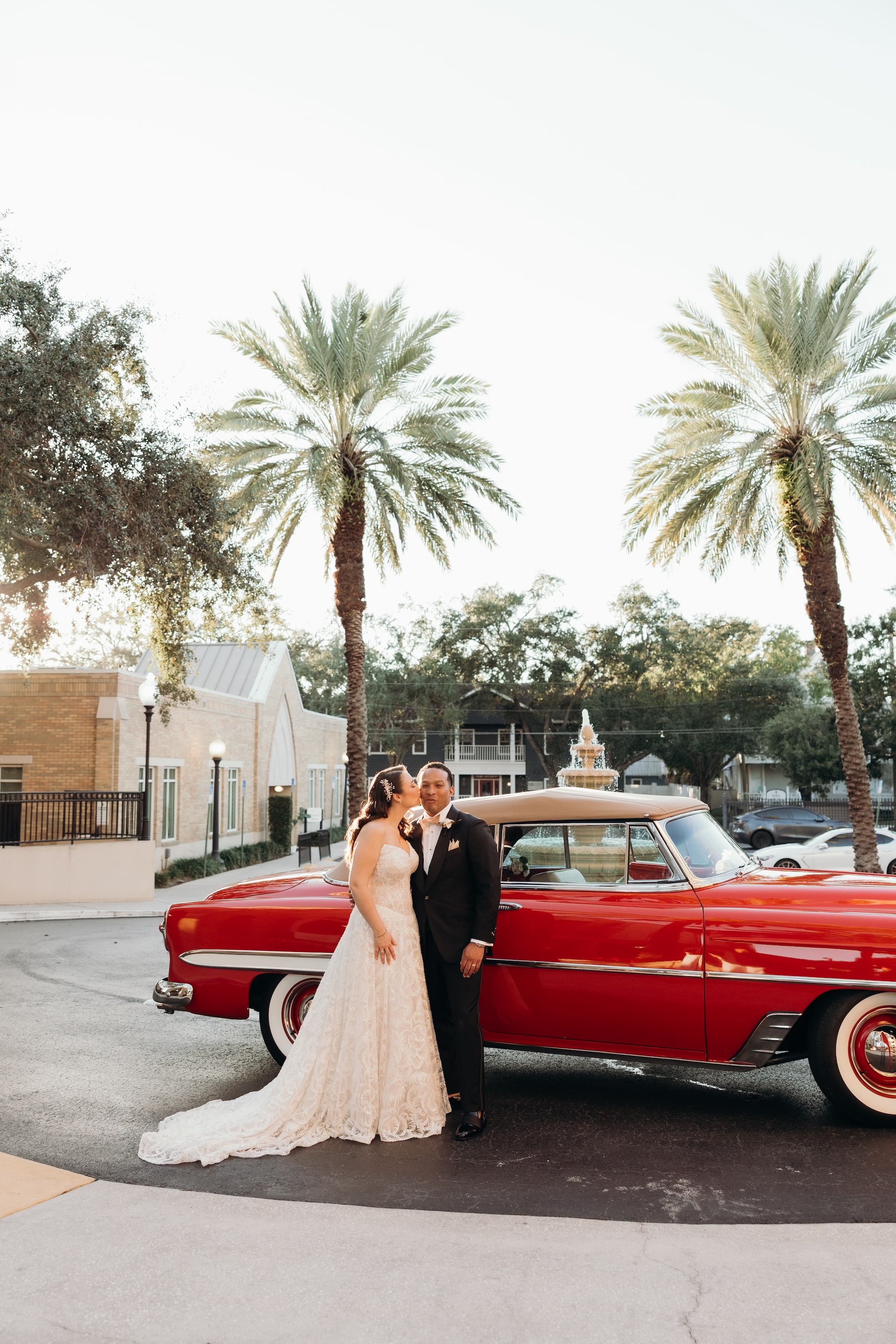 13Vintage Black White and Gold Wedding Inspiration