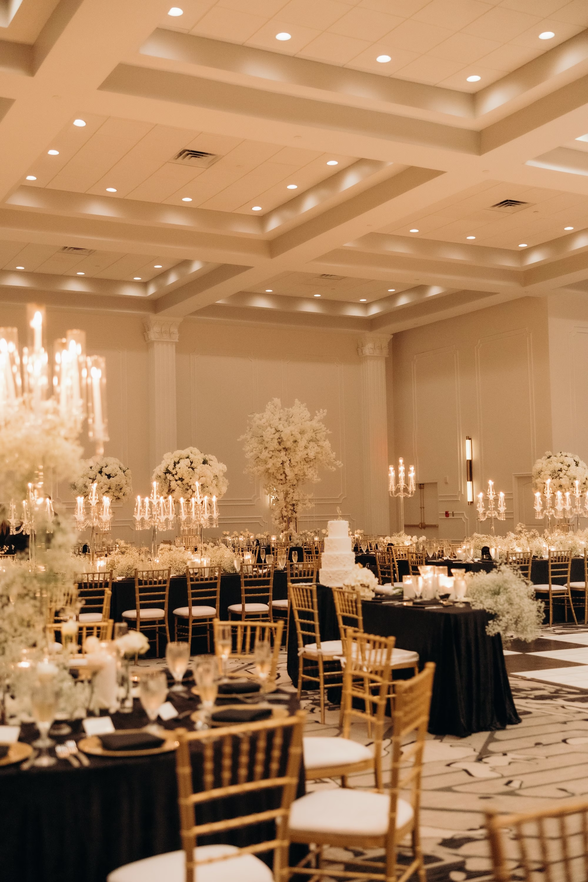 20Vintage Black White and Gold Wedding Inspiration Tampa Venue Hotel Flor