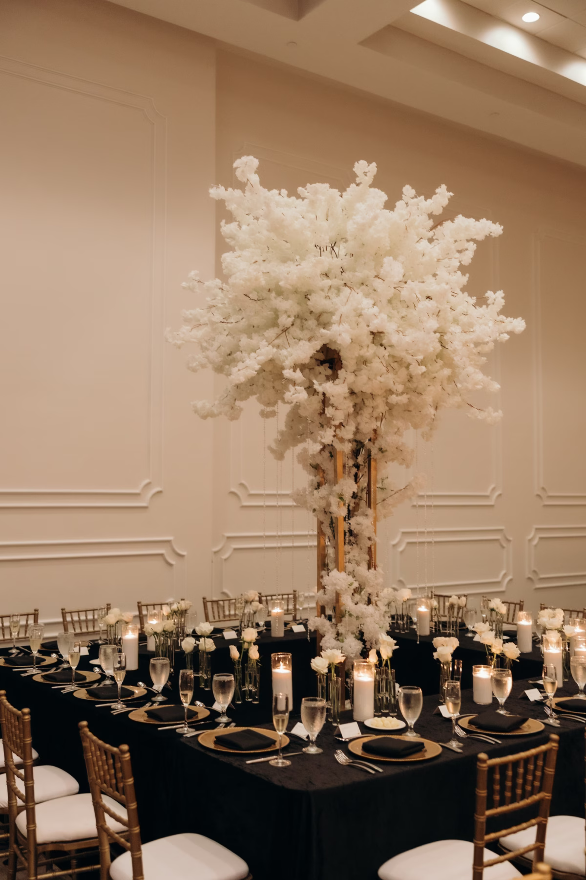 24Vintage Black White and Gold Wedding Inspiration