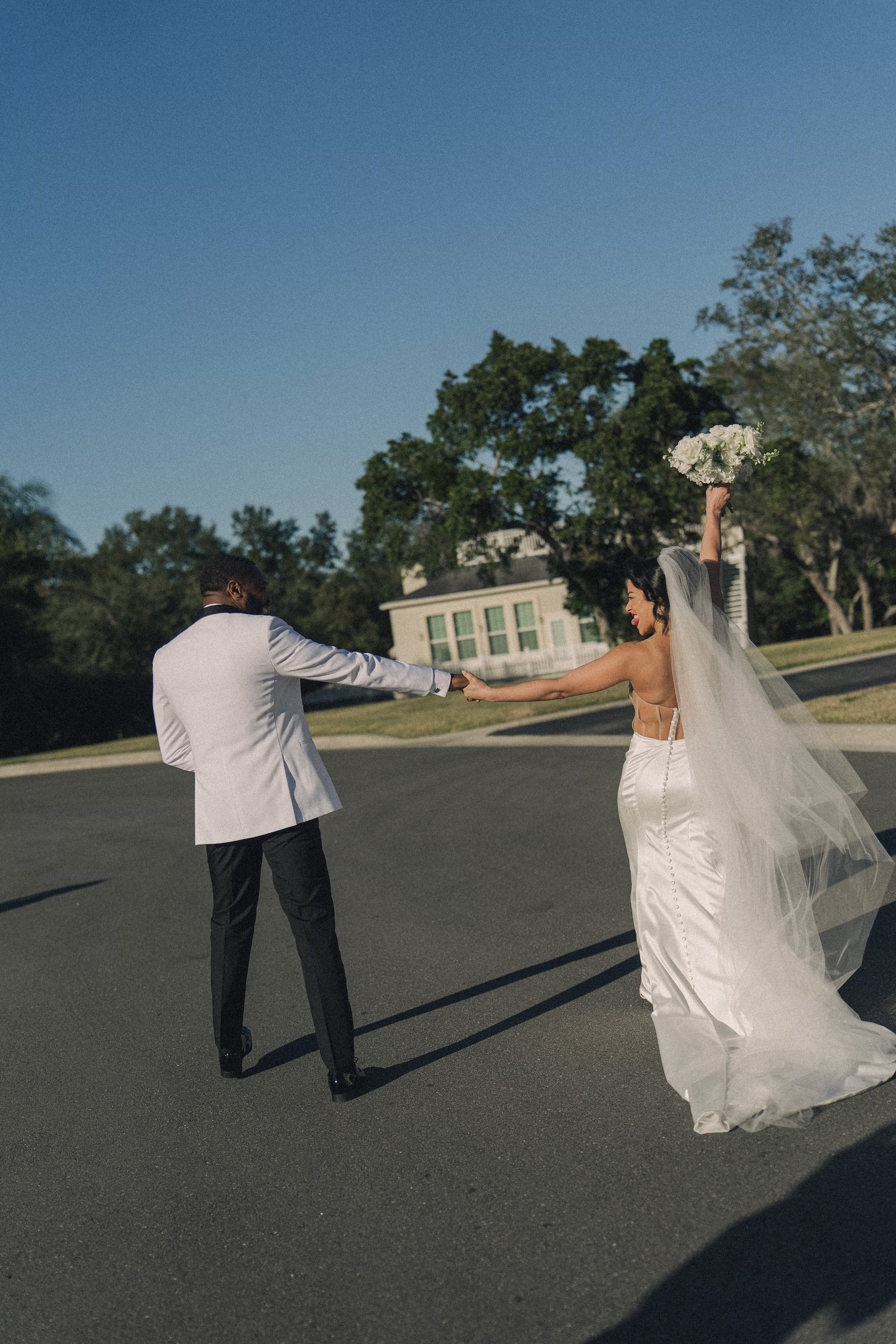 25Timeless Black and Wedding New Years Eve Wedding Ideas - Timeless Black and White Tarpon Springs Wedding | Whitehurst Gallery Bride and Groom Estate Wedding Portrait | Tampa Bay Photographer Amber Yonker Photography