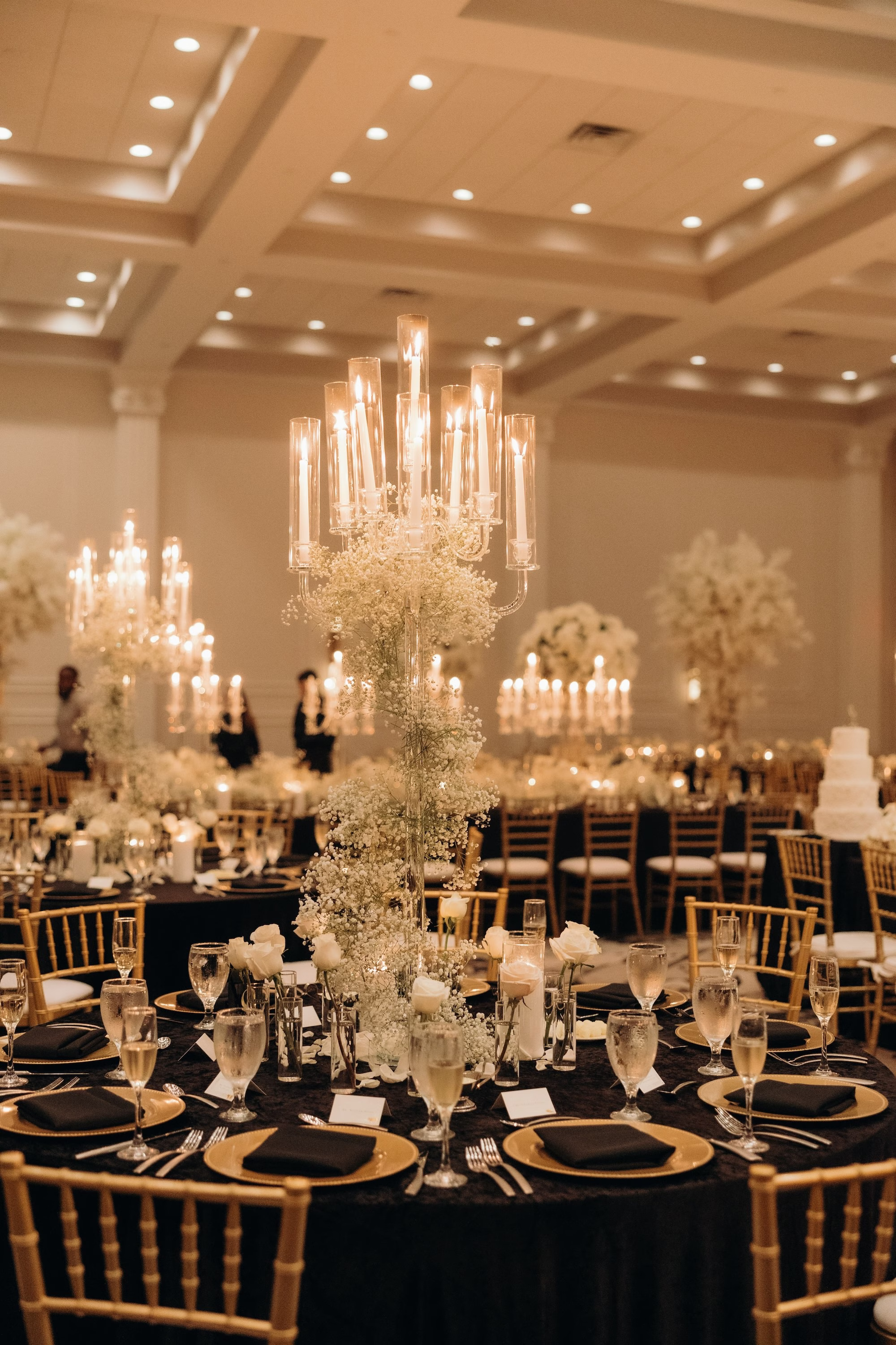 25Vintage Black White and Gold Wedding Inspiration Tampa Venue Hotel Flor