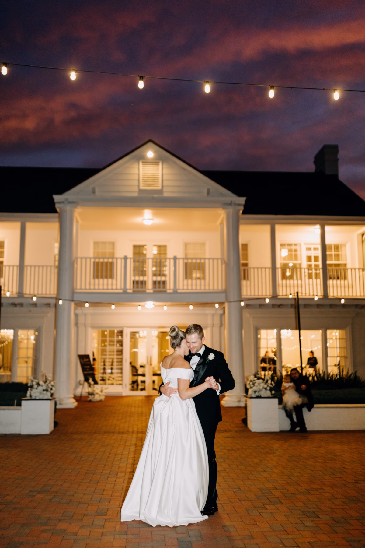 Bride and Groom First Dance Wedding Portrait | Tampa DJ Graingertainment | Lake Alfred Event V venue Adams Estate