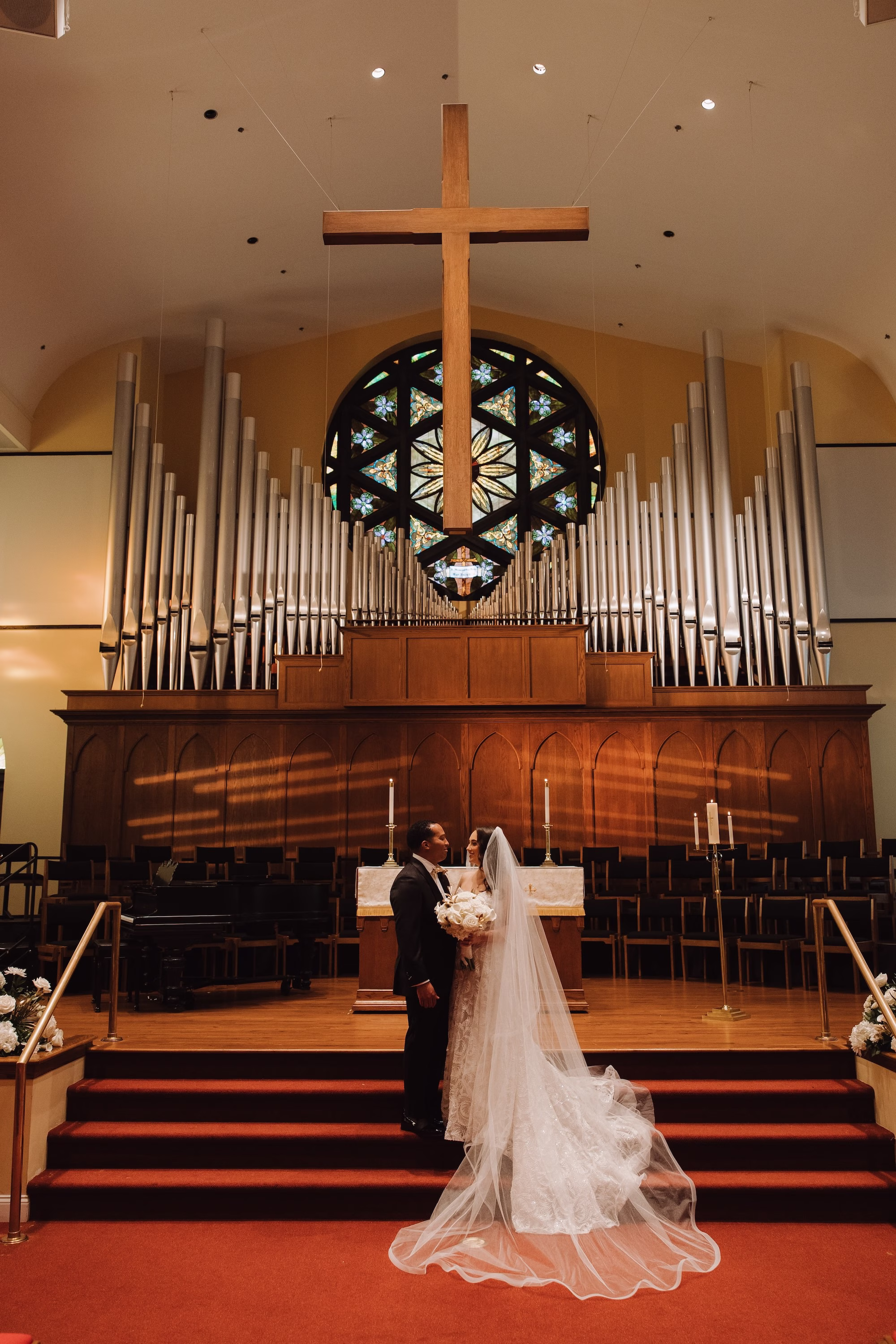 9Vintage Black White and Gold Wedding Inspiration Tampa Venue Hyde Park United Methodist Church