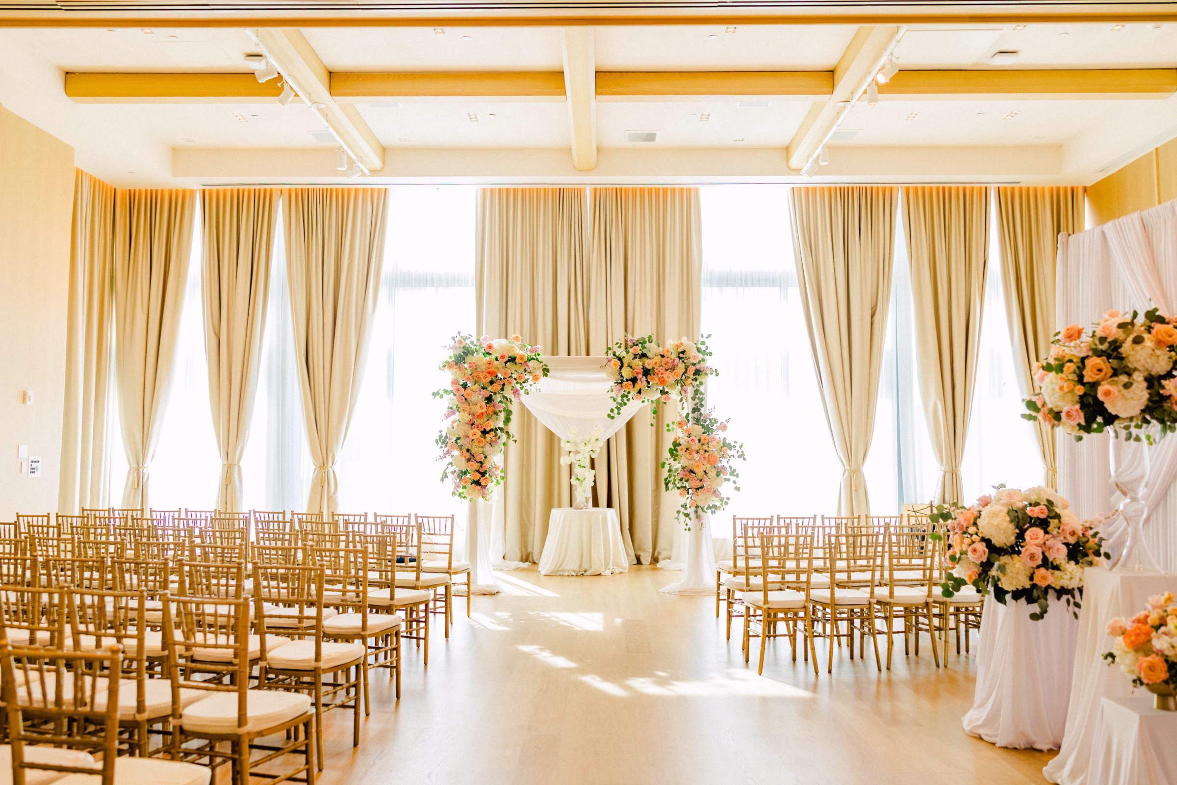 Luxurious, Pastel Downtown Tampa Wedding | The EDITION