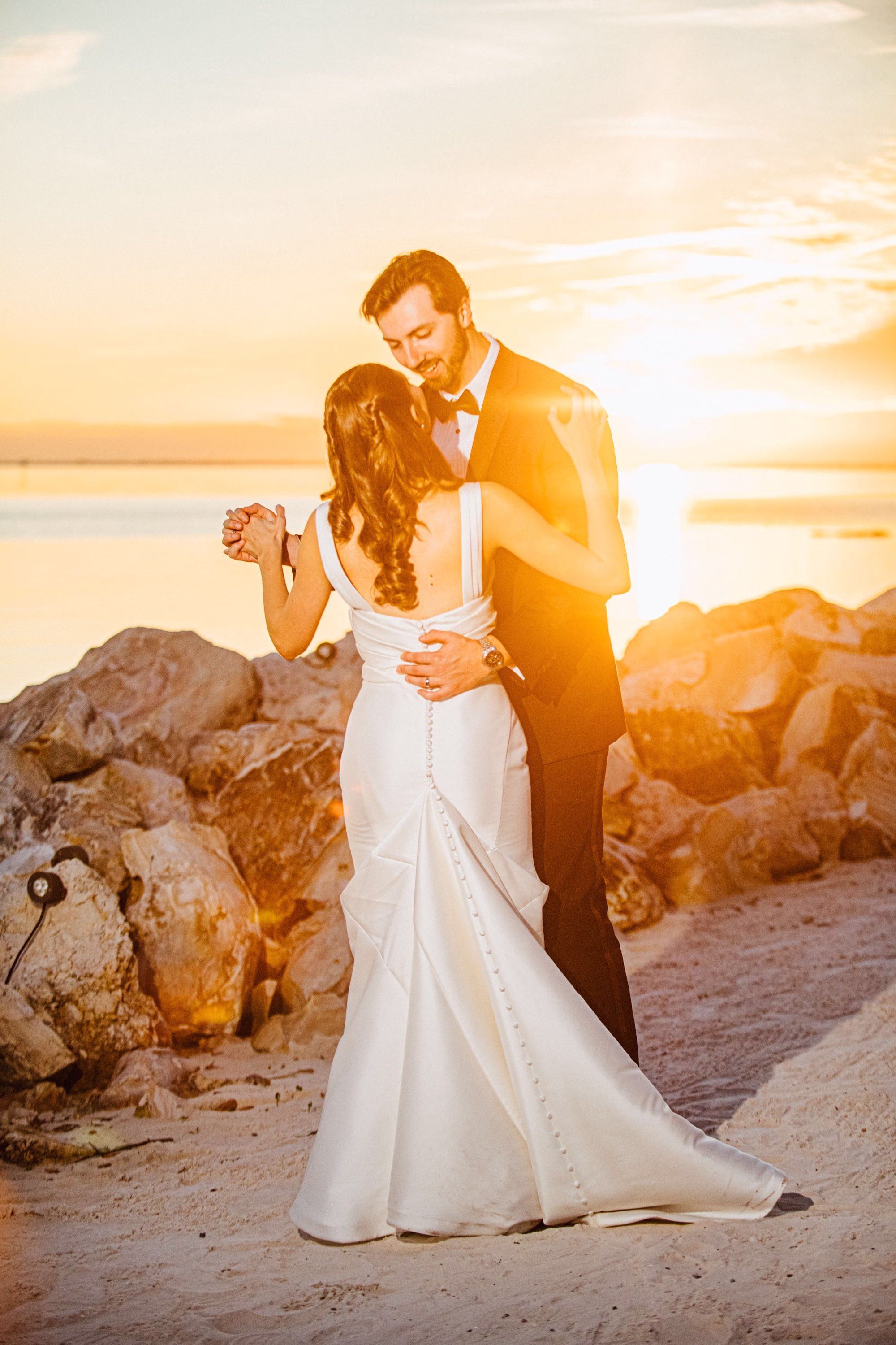 21Elegant Blue Coastal Waterfront Florida Wedding Ideas The CURRENT - Elegant Blue and White Tampa Wedding | The CURRENT Bride and Groom Wedding Portrait | Tampa Bay Event Venue The Current